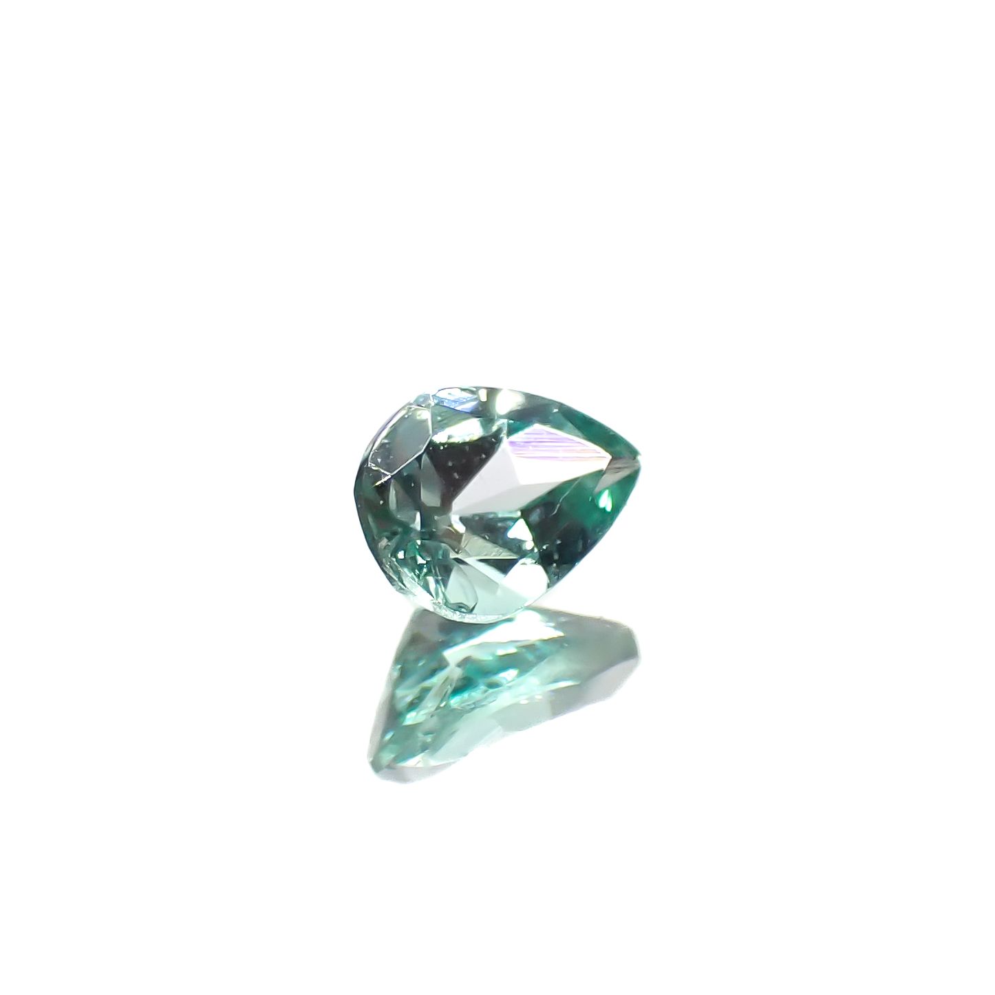 ブルーグリーンコーネルピン(宝石名ブルーグリーン・コーネルピン)タンザニア産 0.15ct 識別済[240527683]3.9x2.9mm前後