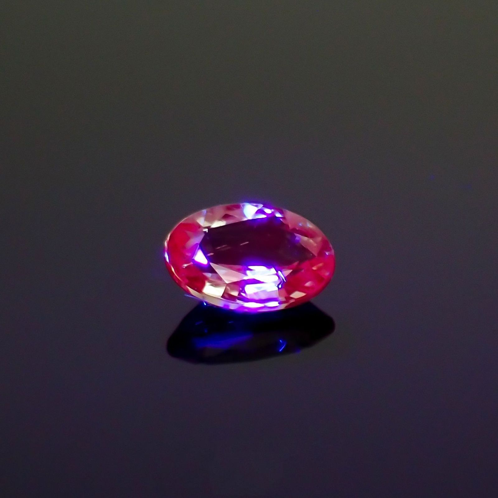 アレキサンドライト(宝石名アレキサンドライト) ブラジル産 0.11ct 識別済[250711866]3.5×2.4mm前後