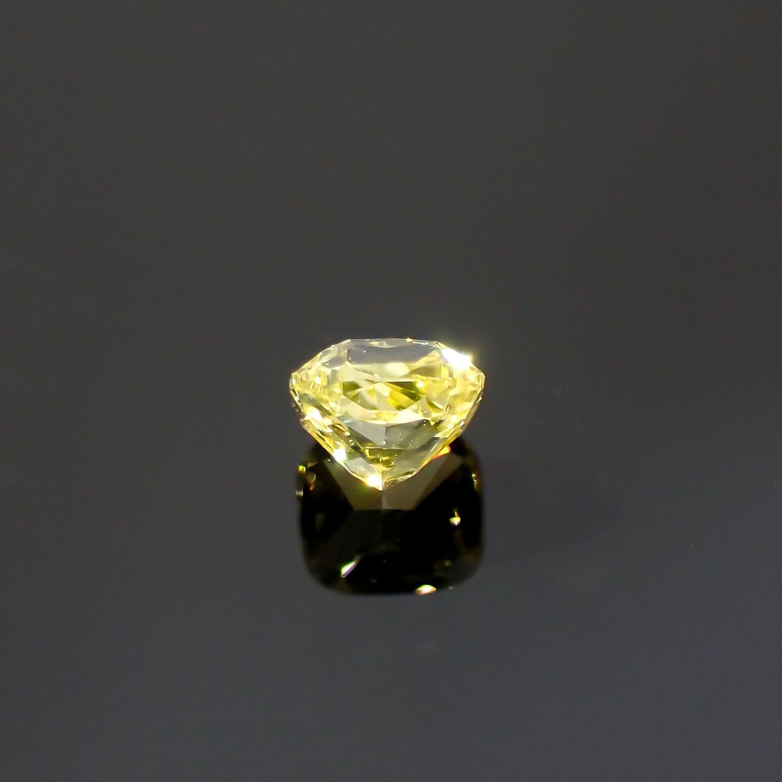 イエローダイヤモンド SI-VS(宝石名ダイアモンド) 0.13ct 識別済[220616394]2.8x2.6mm前後
