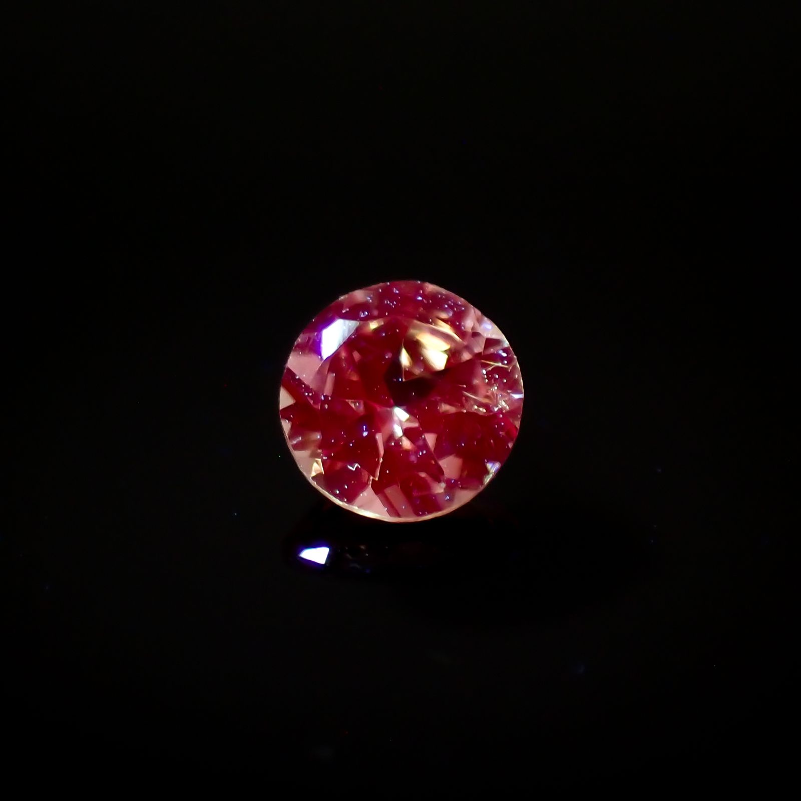 ドラゴンガーネット タンザニア産 0.19ct[230421443]3.4x3.4mm前後