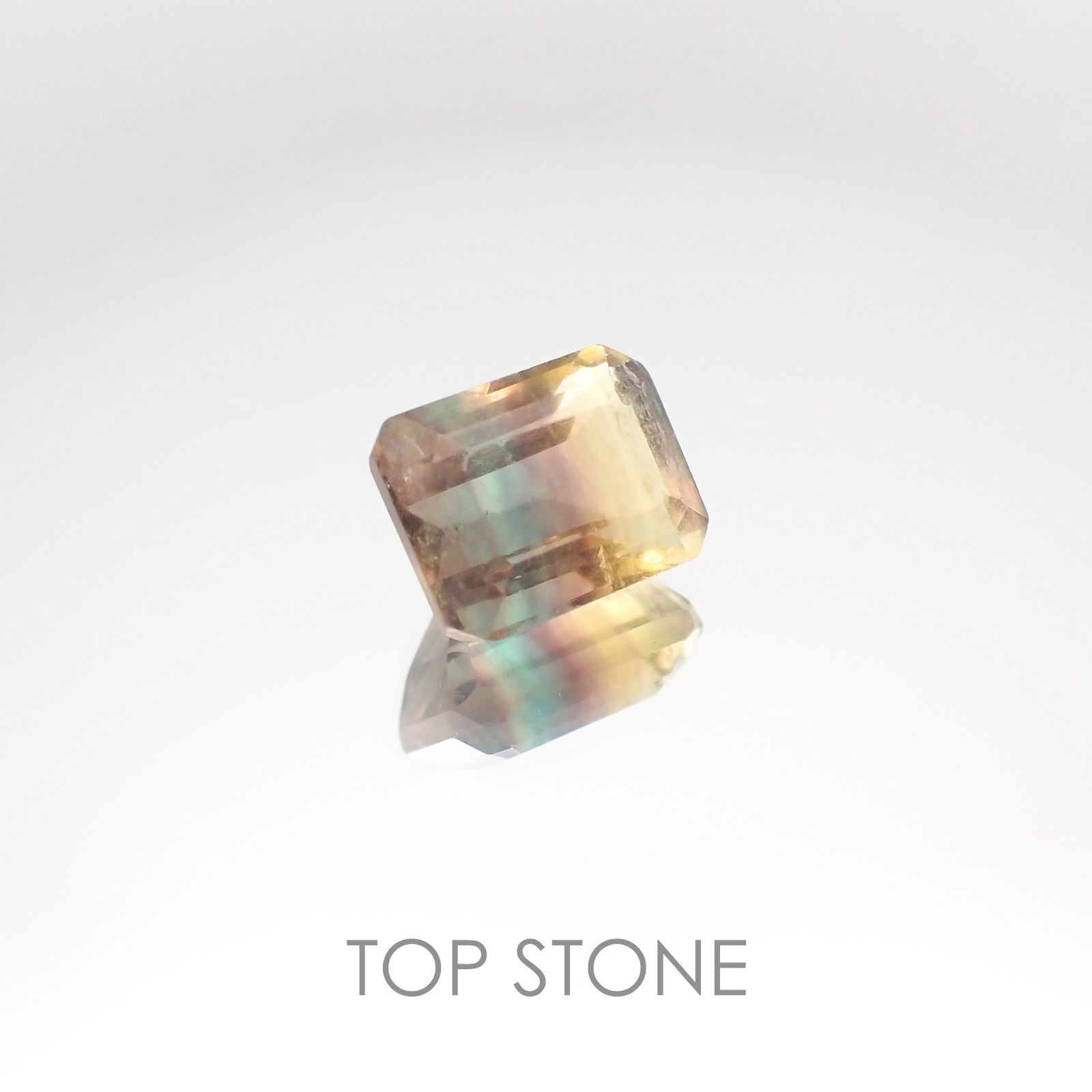 バイカラーフローライト ブラジル産 ルース 3.32ct[20107066]9×7.1mm前後
