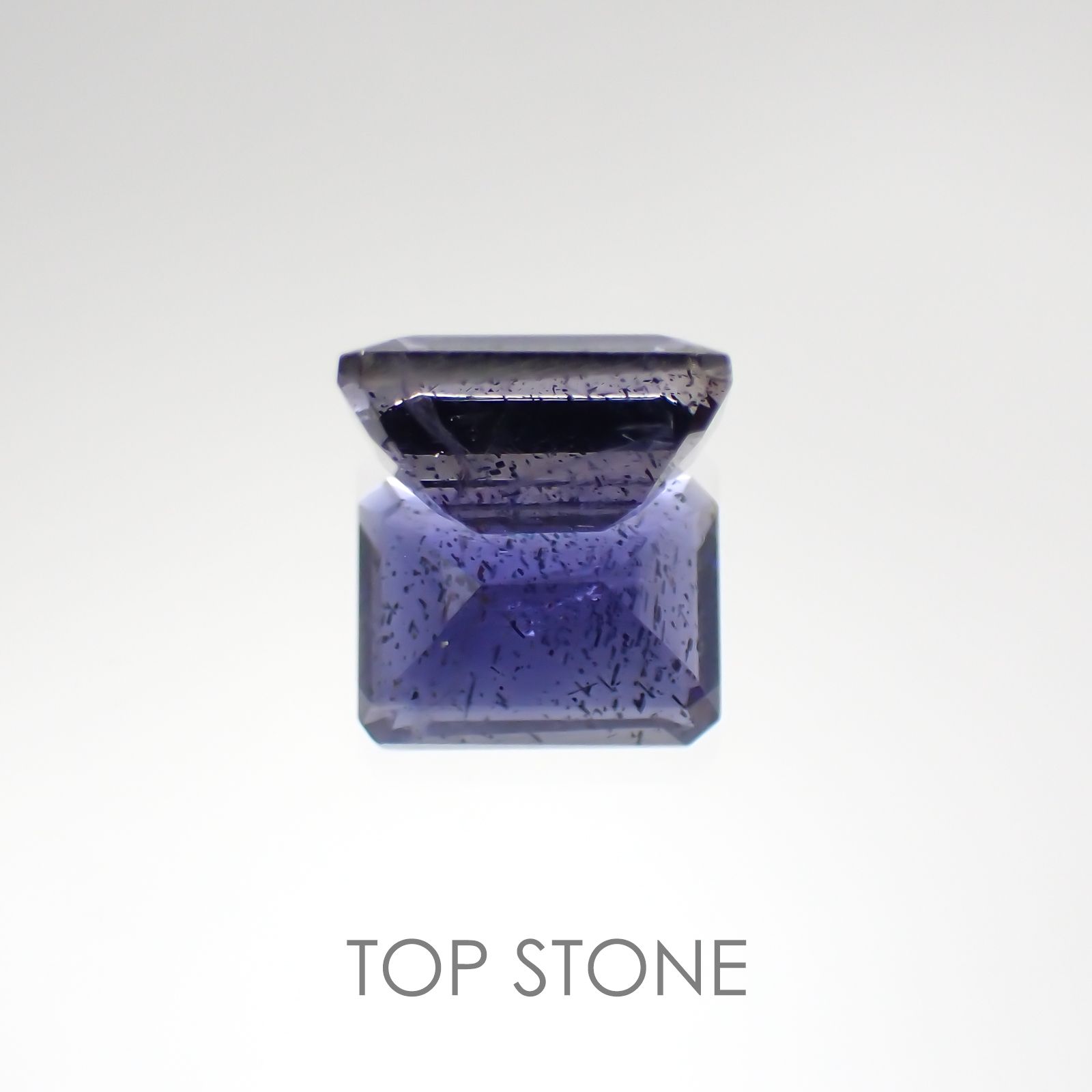 アイオライトサンストーン インド・ブラジル産 ルース 1.36ct[20129284]7.9×6mm前後