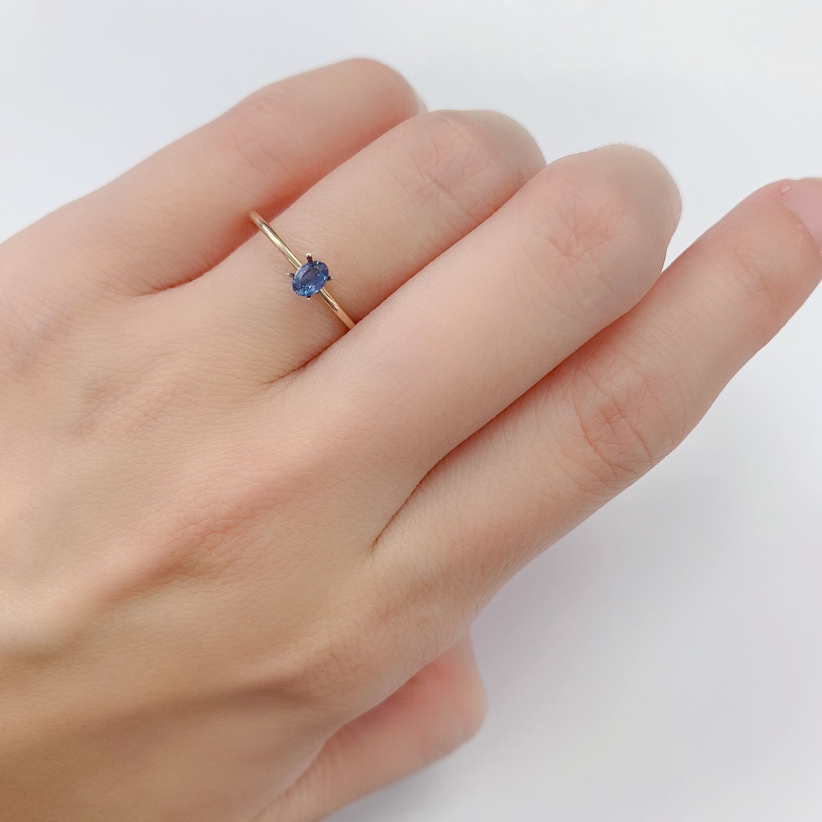 アレキサンドライト(宝石名アレキサンドライト)ブラジル産/EmeraldMains社製 0.176ct ソ付(彩珠)[220113819]3.9x2.8mm前後