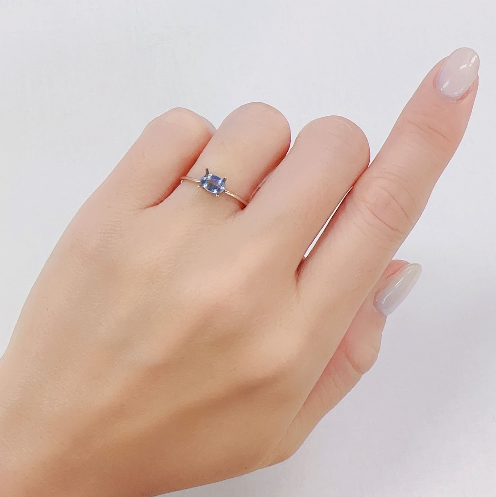アイスブルーサファイア スリランカ産 0.53ct[230722690]5.9x3.7mm前後