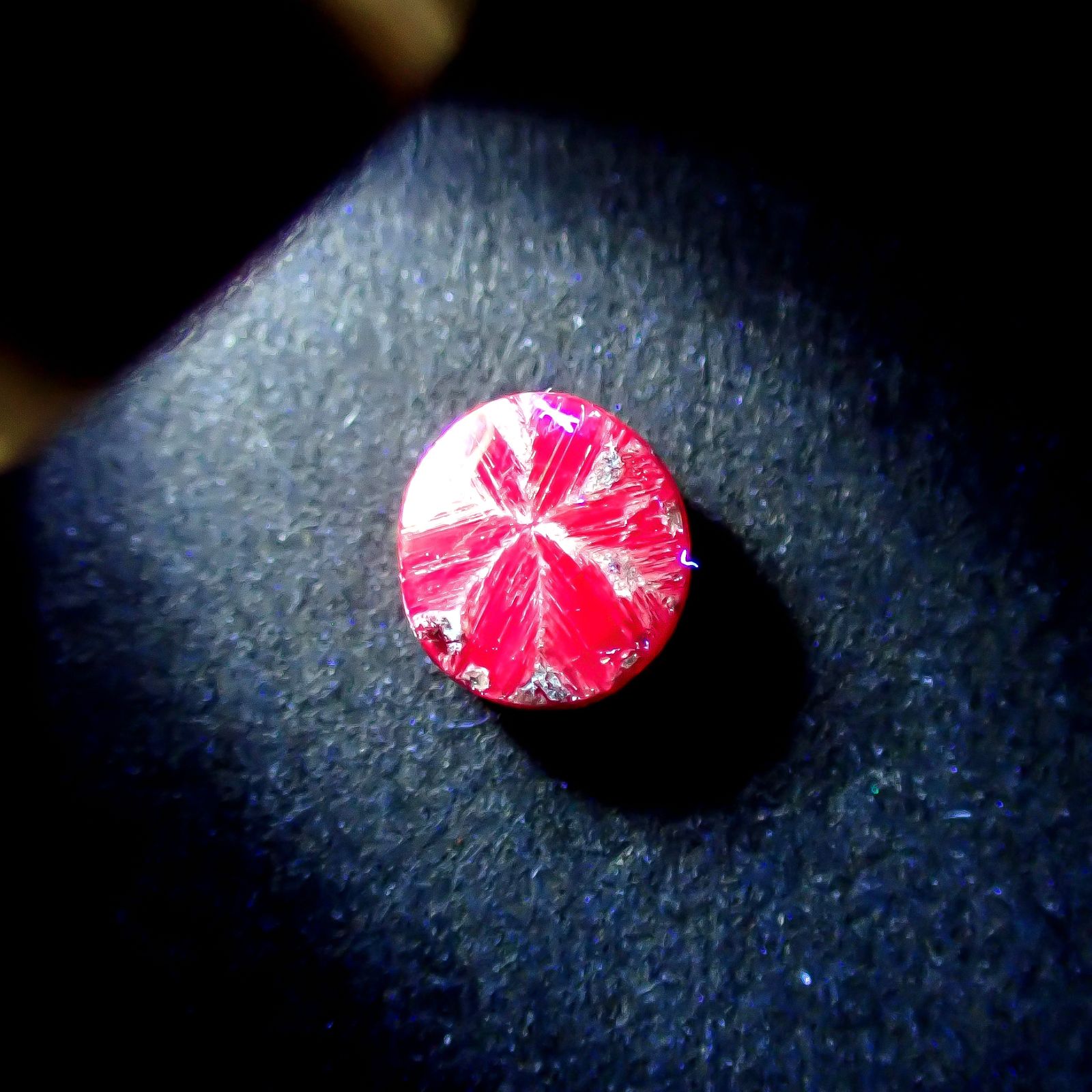 トラピッチェルビー 原石スライス磨き(宝石名トラピッチェ・ルビー)ミャンマー産 0.52ct 識別済[240628071]4.9x4.5mm前後