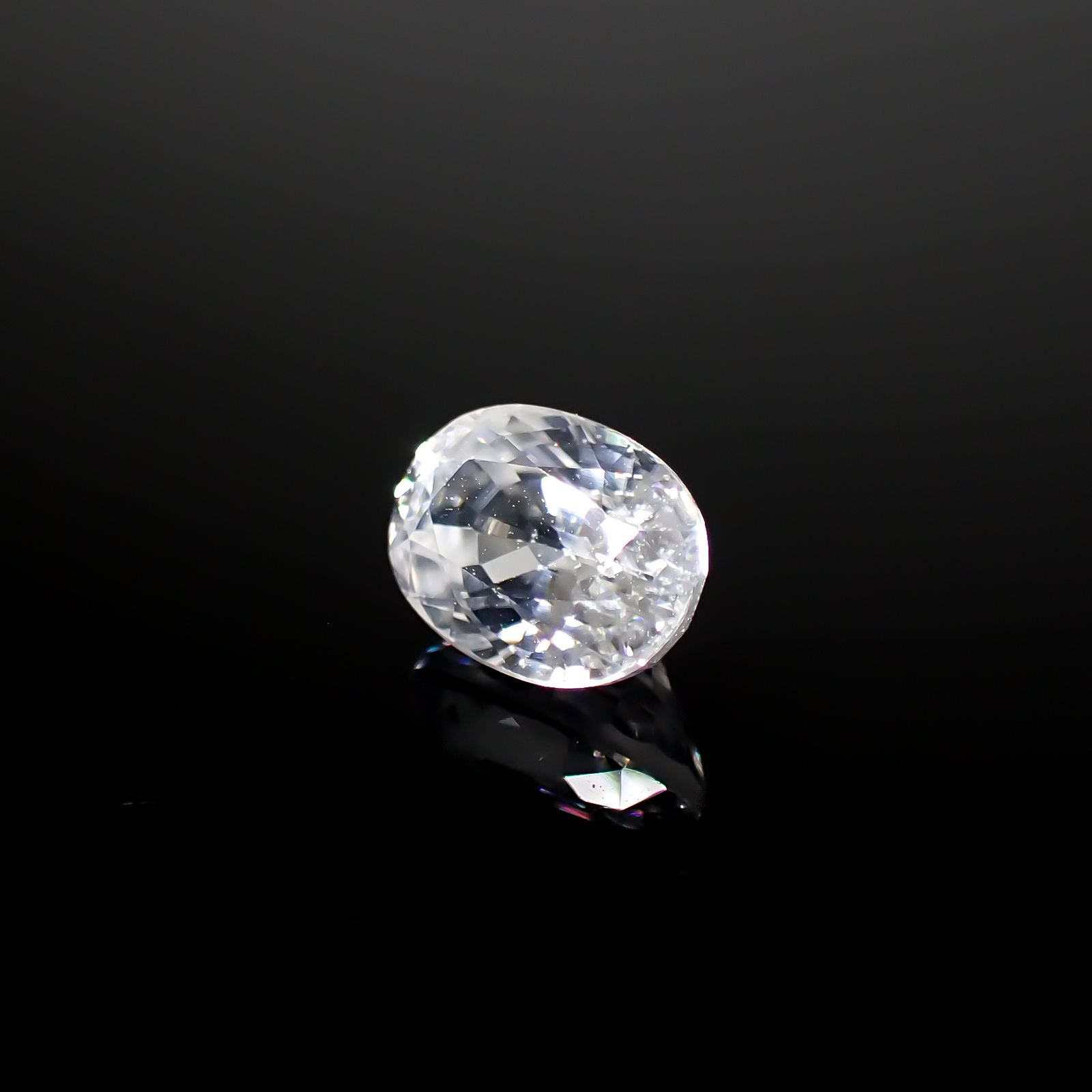 カラーレスジルコン(宝石名ジルコン)スリランカ/カンボジア産 1.52ct 識別済[240928893]7.1x5.1mm前後