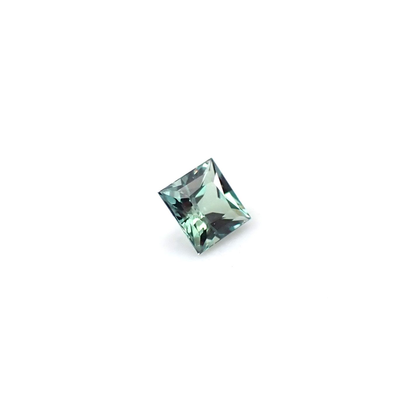 ◇プリンセスカット◇アレキサンドライト ブラジル産 EmeraldMains社製 0.089ct / 2.4x2.4mm前後 [260131568]