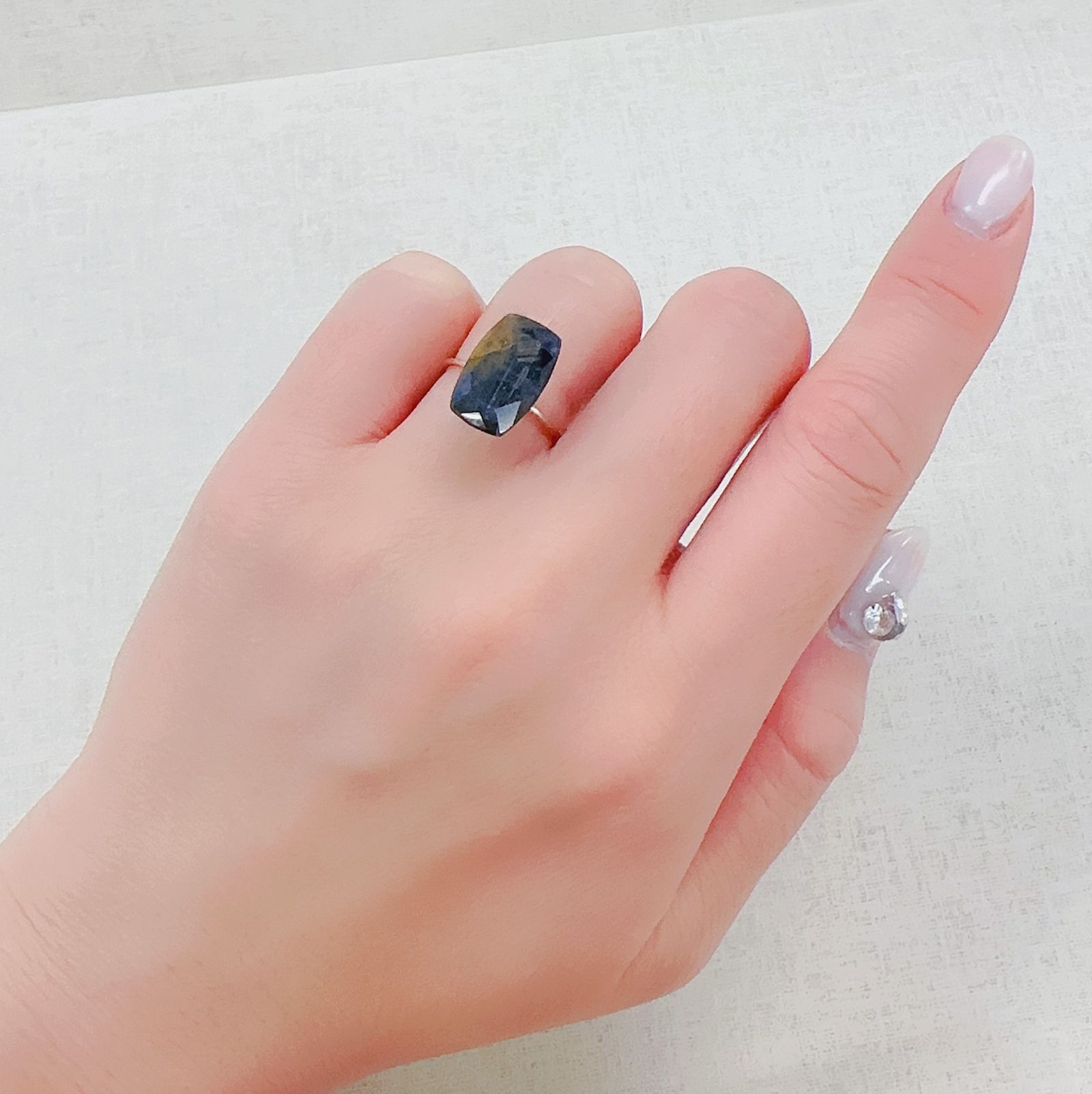 ゴールドシーンサファイア非加熱 ケニア産 9.97ct[230321339]14.2x9.1mm前後