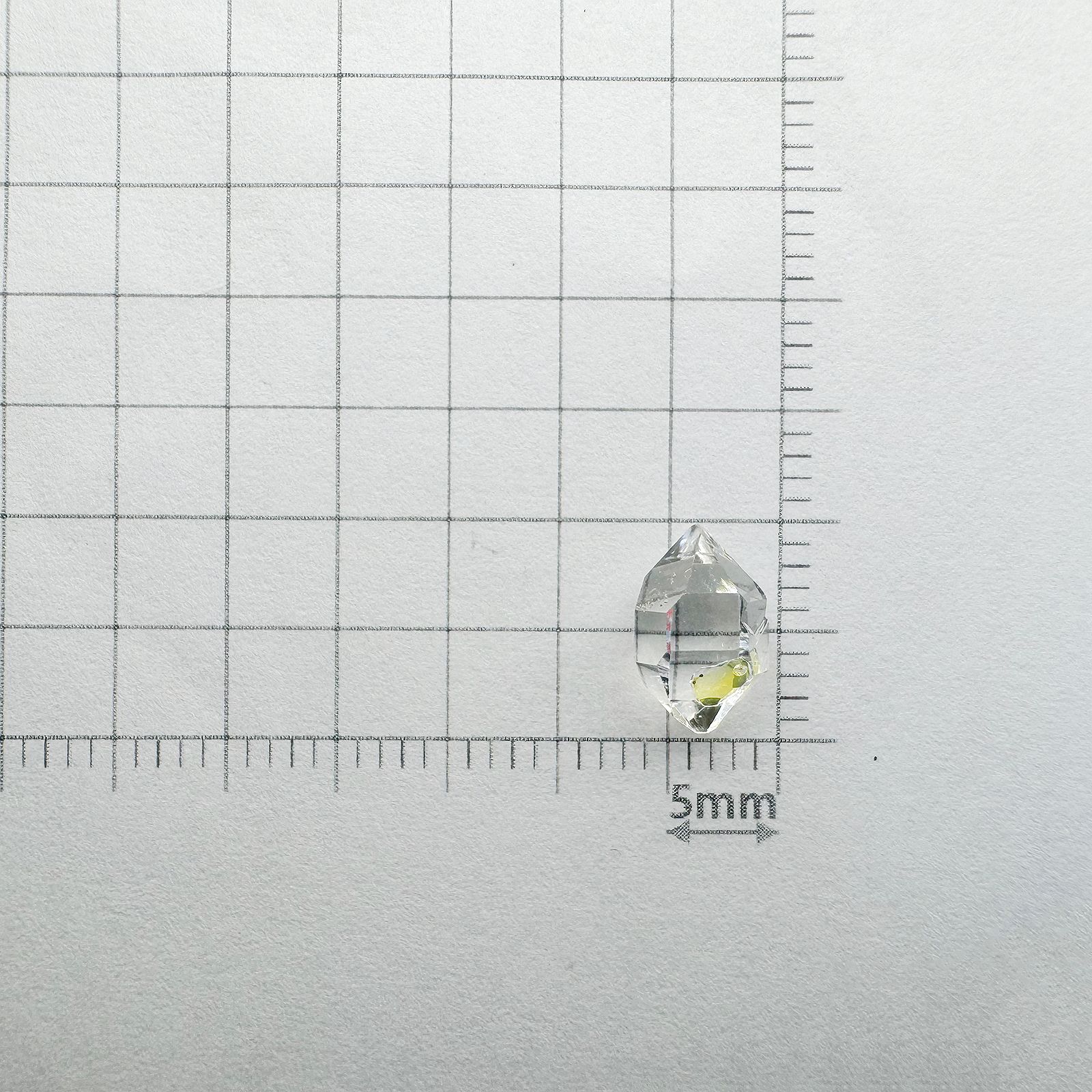 オイルインクォーツ原石 パキスタン産 1.55ct[240828671]9.1x6.3mm前後