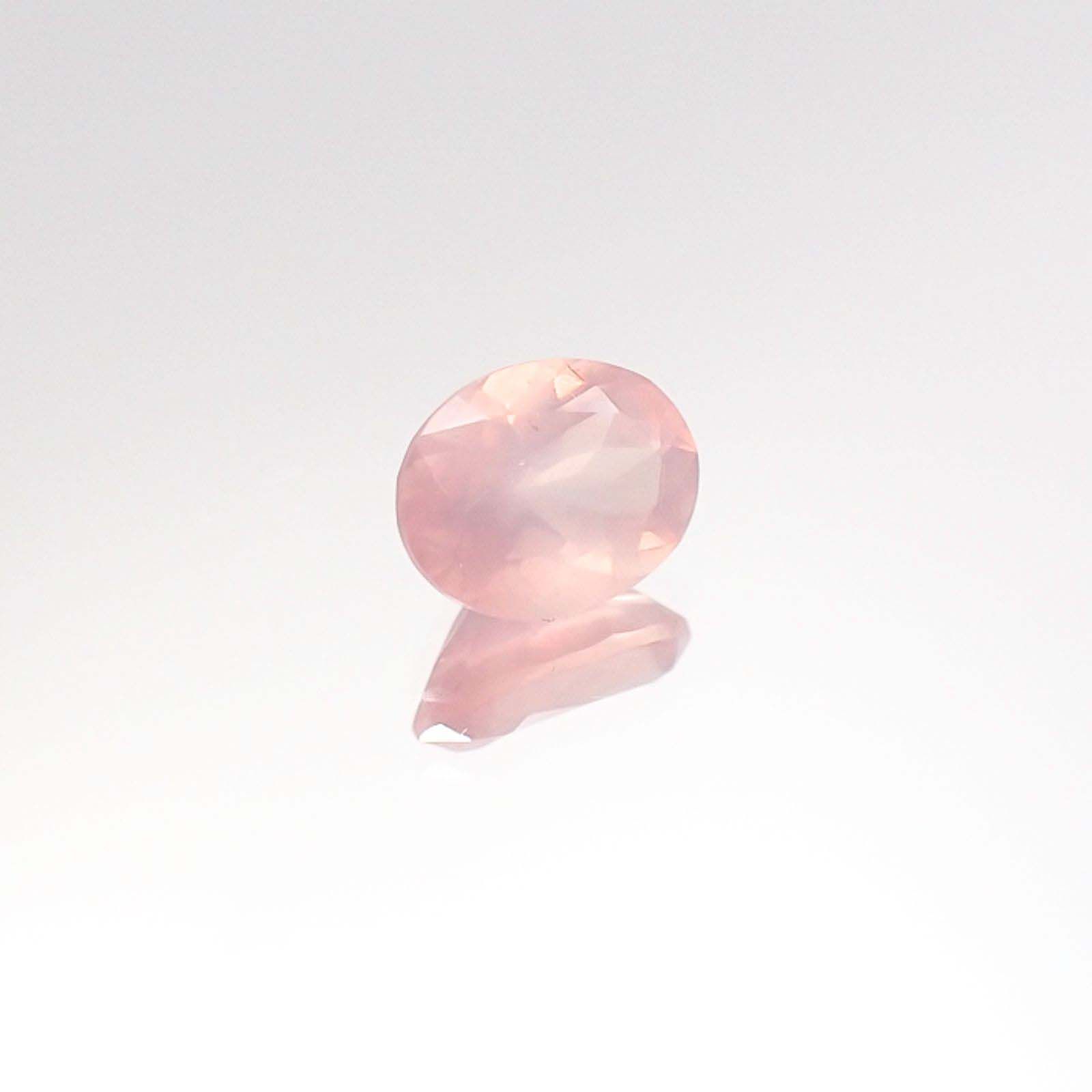 ディープローズクォーツ(宝石名ローズ・クォーツ)モザンビーク産 0.72ct 識別済[230722936]6.7x5.3mm前後