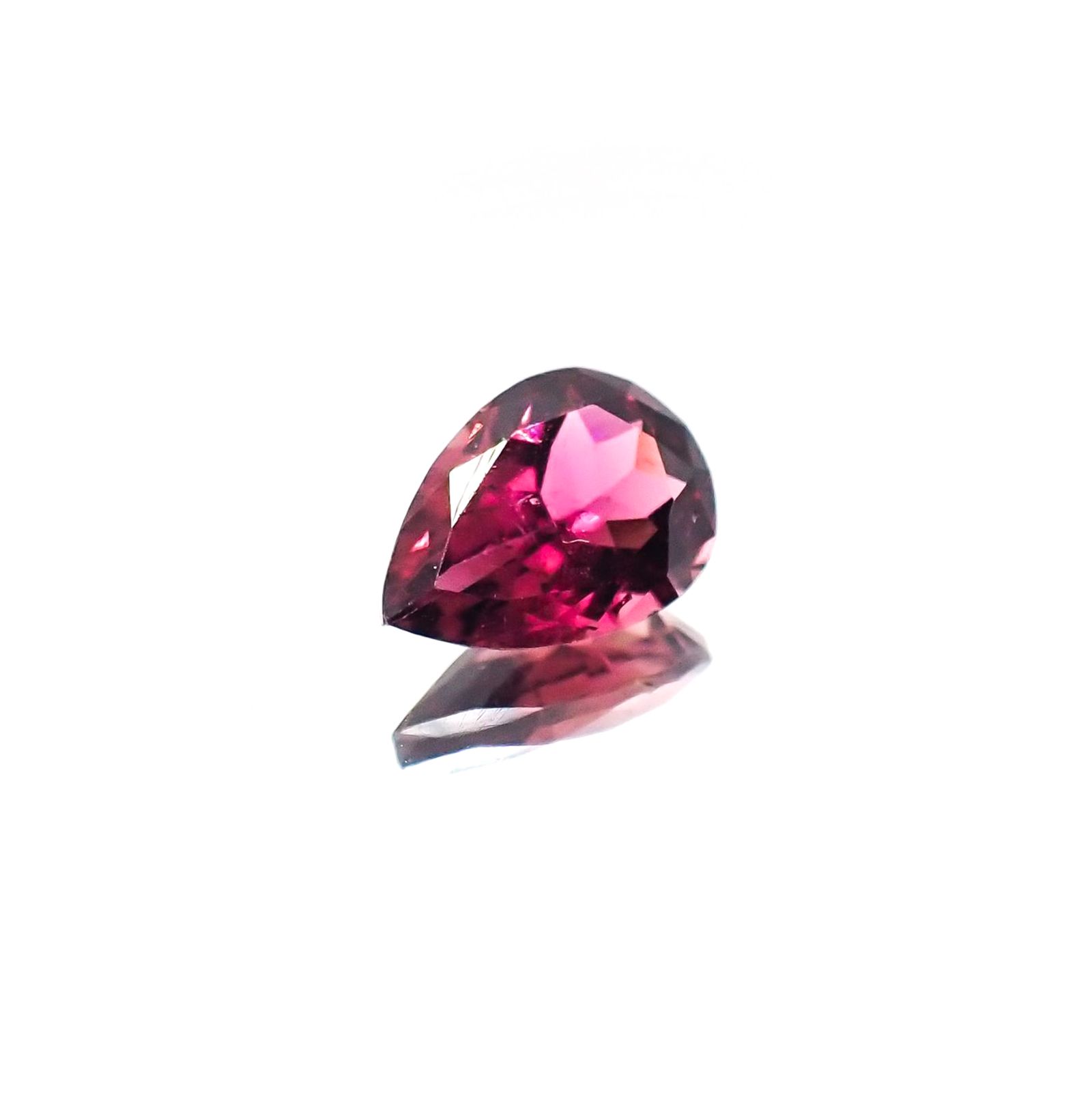 パープルトルマリン(宝石名パープル・トルマリン)ブラジル産 識別済 0.98ct / 8.1x5.8mm前後 [260323895]