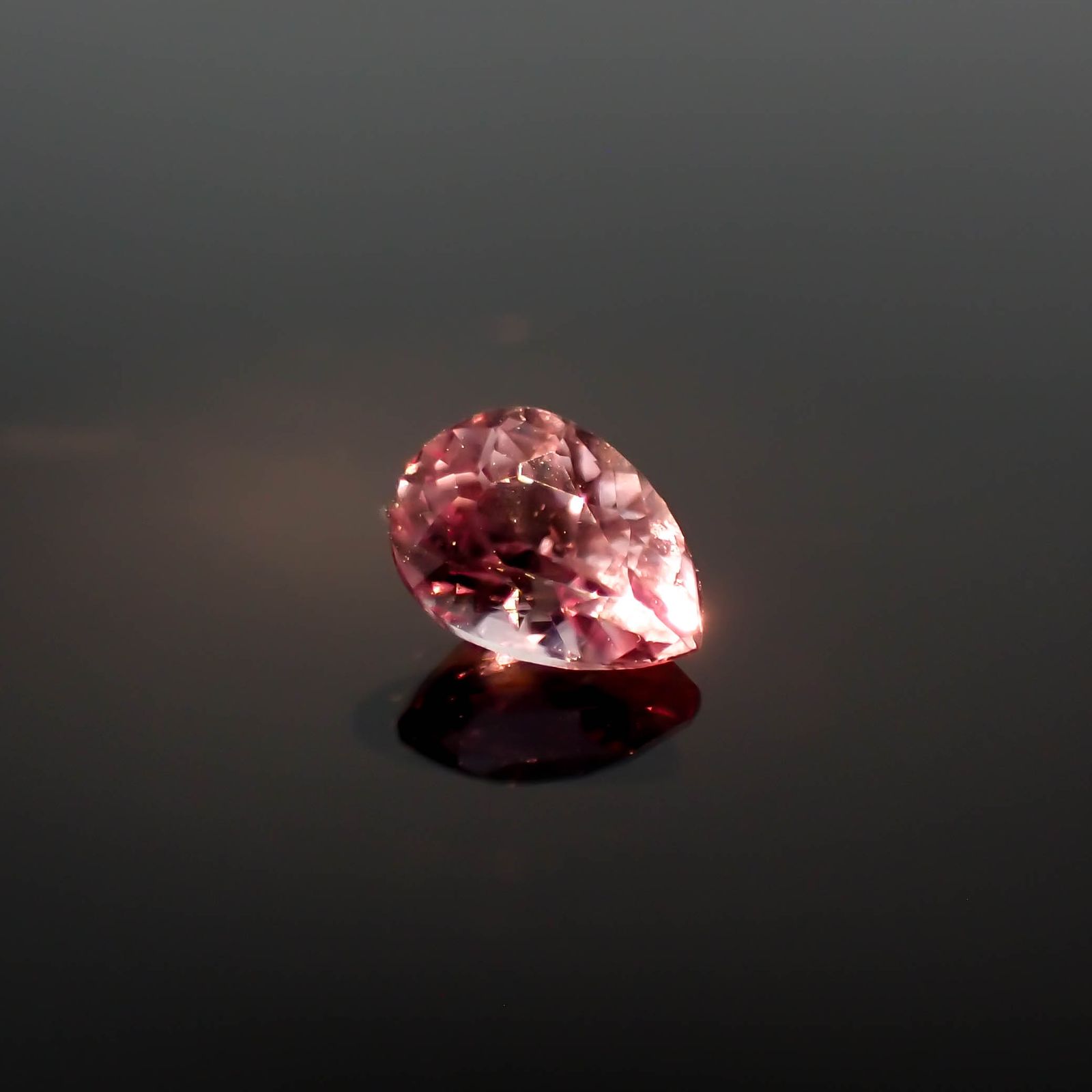 カラーシフト ピンクダイアスポア アフガニスタン産 0.40ct[240326984]5.3x3.8mm前後