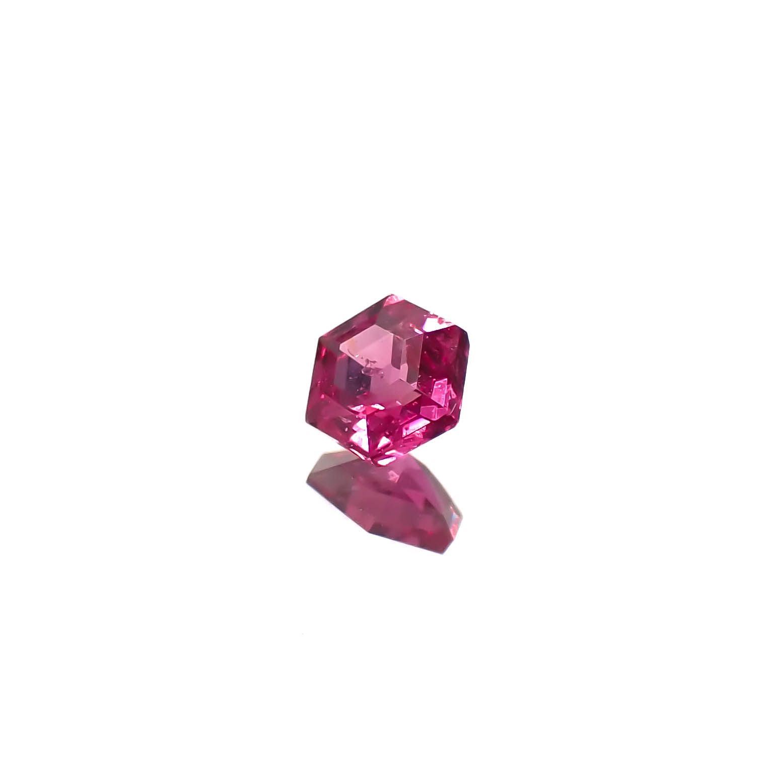◇ヘキサゴンカット◇ルビー 非加熱 モザンビーク産 0.15ct[240427106]3x3mm前後