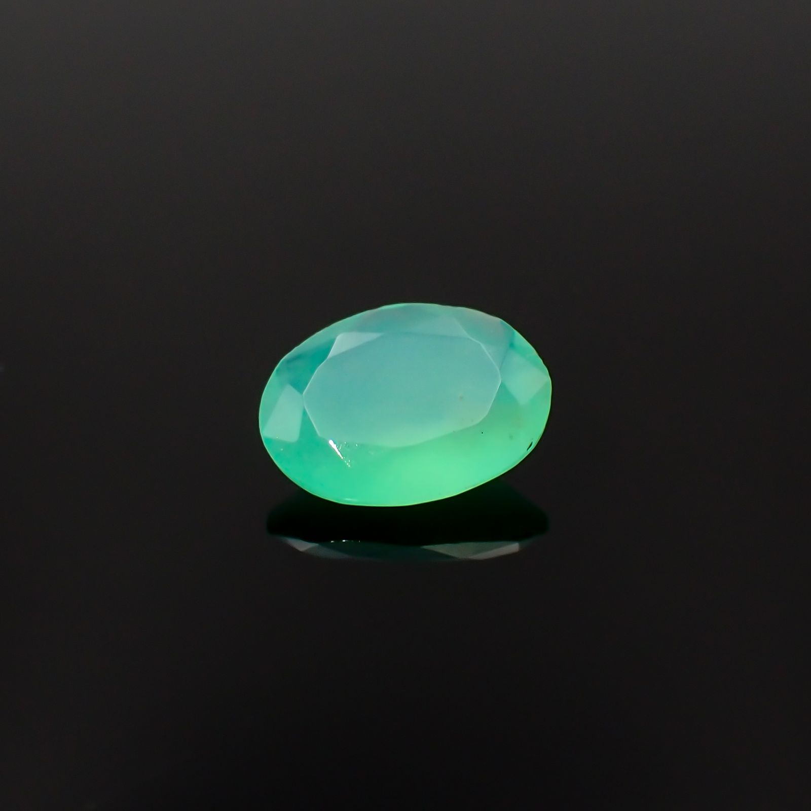 グリーンオパール 南アフリカ産 0.69ct[230522116]8x6mm前後