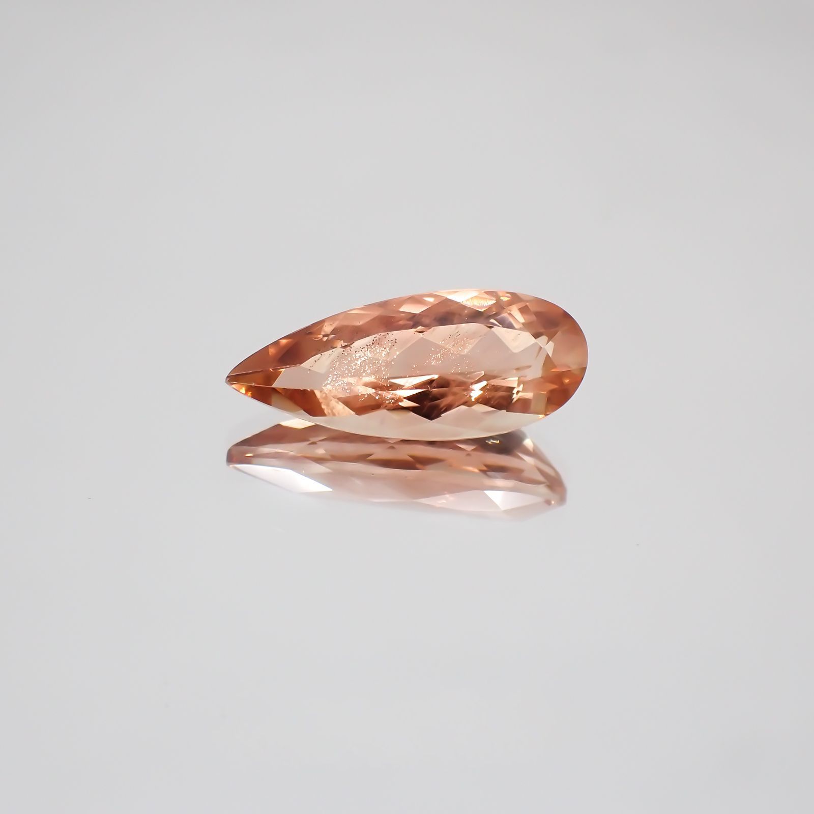 オレゴンサンストーン(宝石名ラブラドライト・サンストーン)アメリカ・オレゴン州産 2.753ct ソ付(彩珠)[230622269]15.8x6.5mm前後