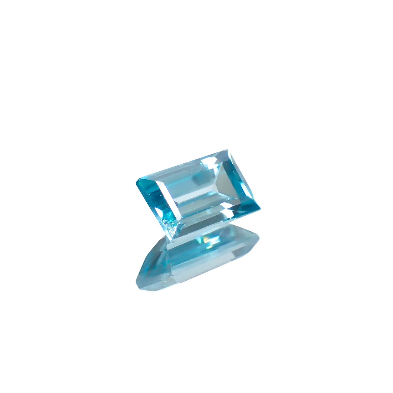 ブルージルコン カンボジア産 0.93ct [241229627]6.1x3.8mm前後