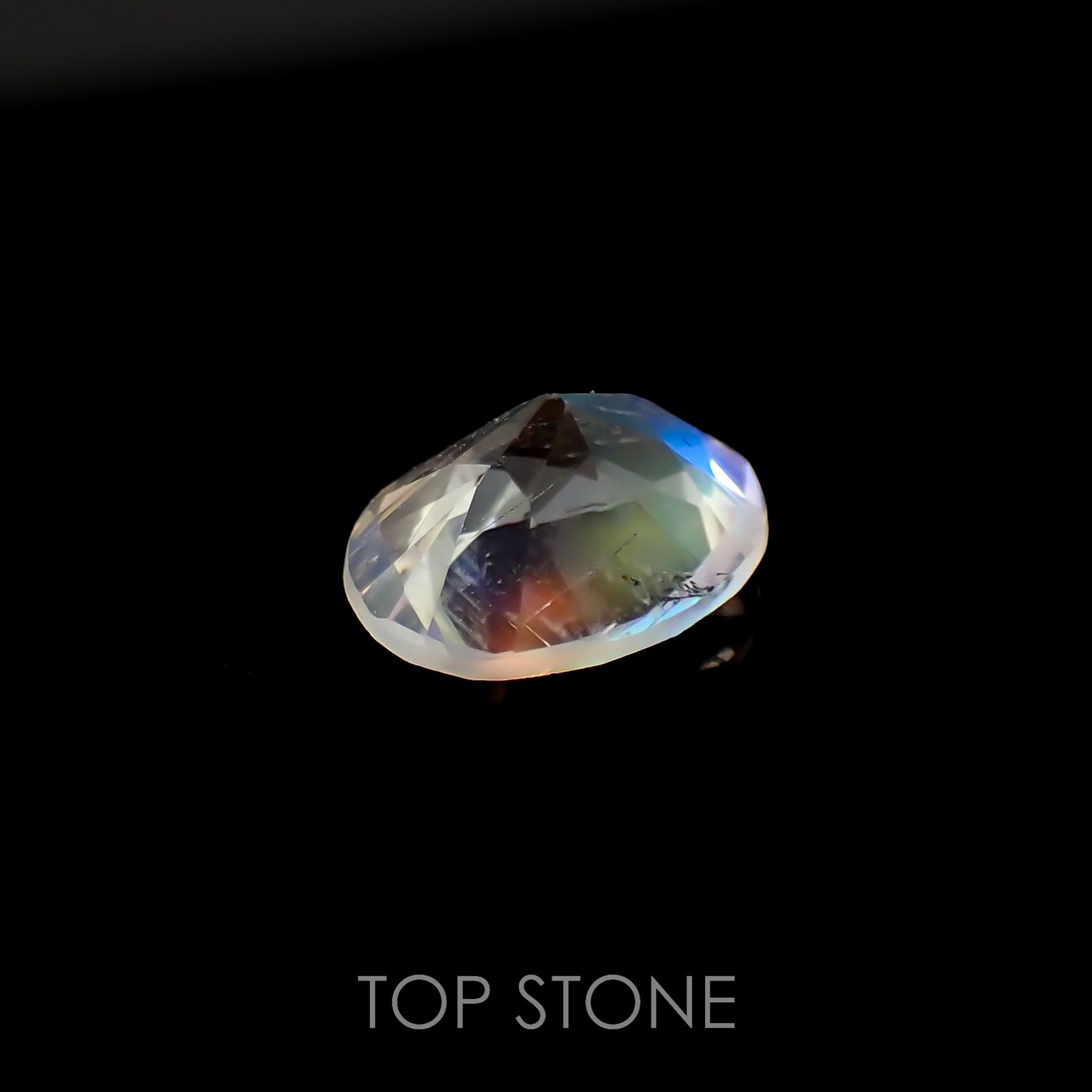 レインボームーンストーン(宝石名ラブラドライト)タンザニア産 1.08ct 識別済[220817476]8.1x6.4mm前後