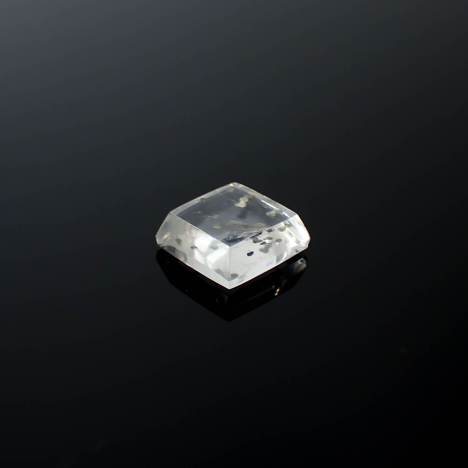 パイライトインクォーツ(マーカサイトインクォーツ) ブラジル産 10.38ct / 13.2x13.2mm前後 [240225914]