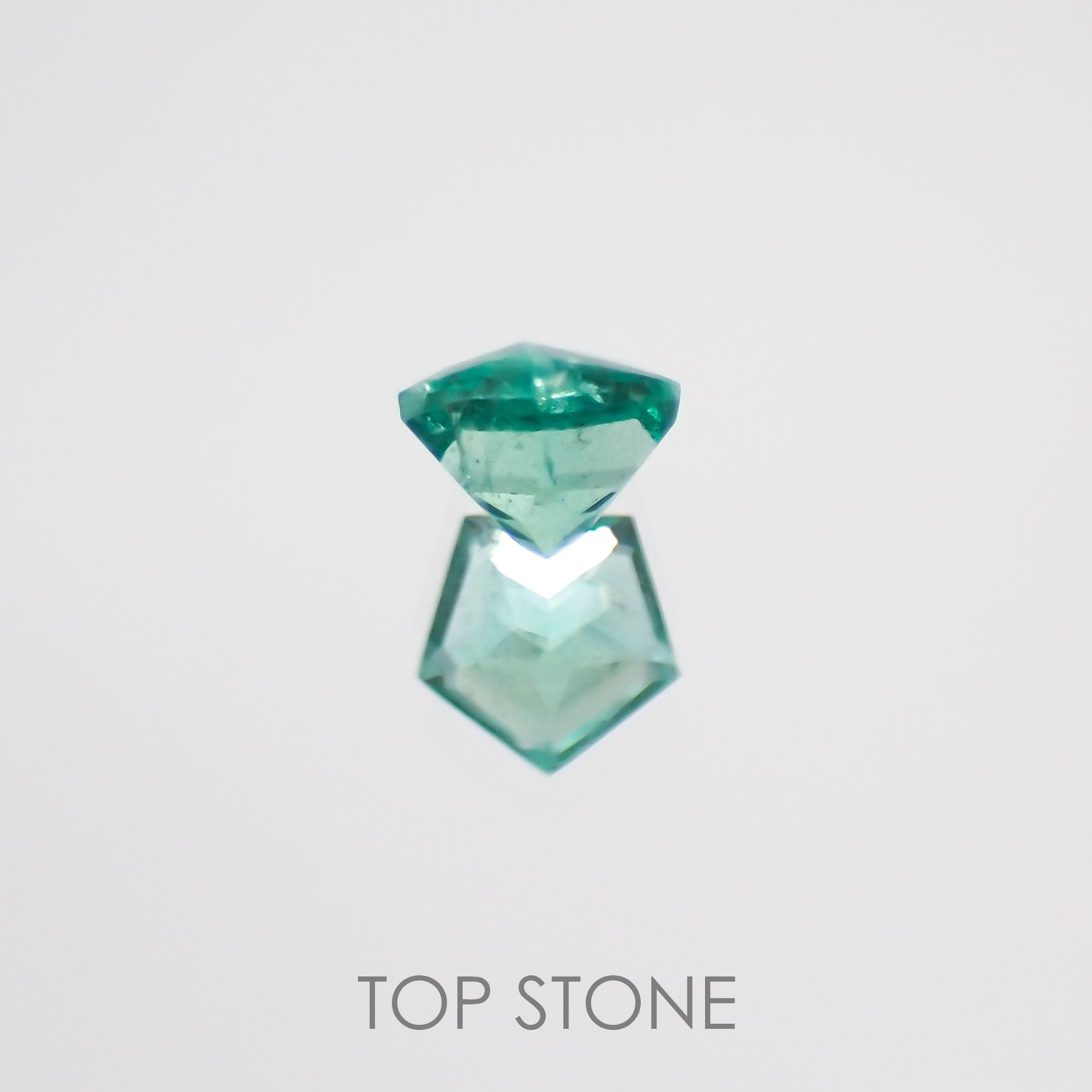 ◇ペンタゴンカット◇エメラルド ザンビア産 ルース 0.102ct[210611003]3×3.1mm前後
