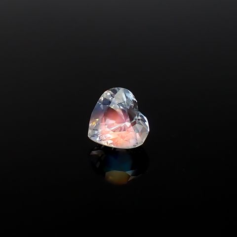 レインボームーンストーン マダガスカル産 1.20ct / 6.4x6.9mm前後 [260632373]