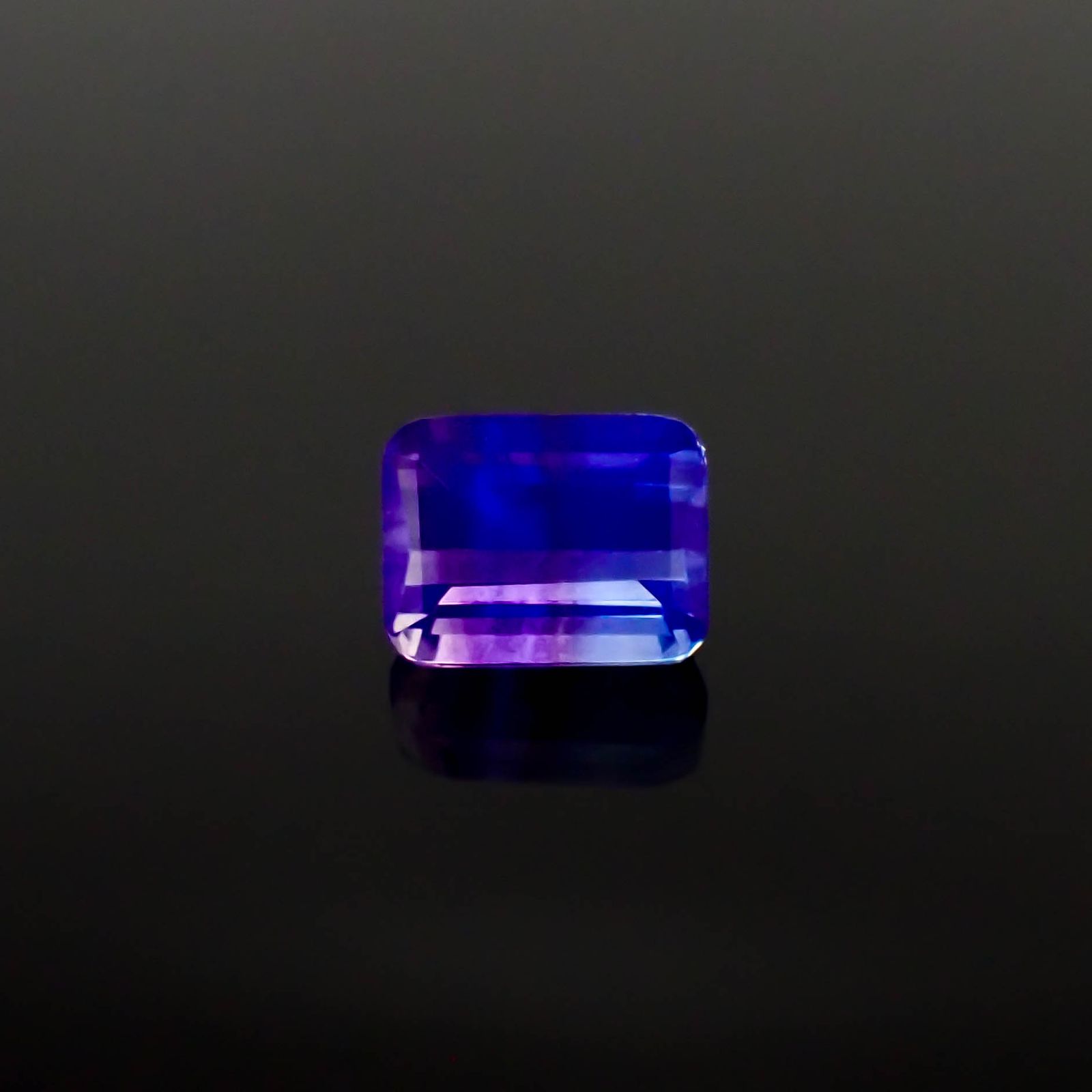 パーティカラーフローライト フルオレッセンス ブラジル産 3.30ct[240828646]8.9x6.9mm前後