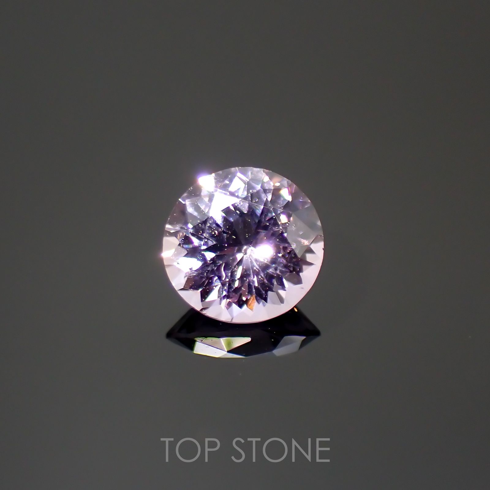 ラベンダーピンクスピネル(宝石名スピネル)ビルマ/マダガスカル産 0.55ct 識別済[220114547]5x5mm前後