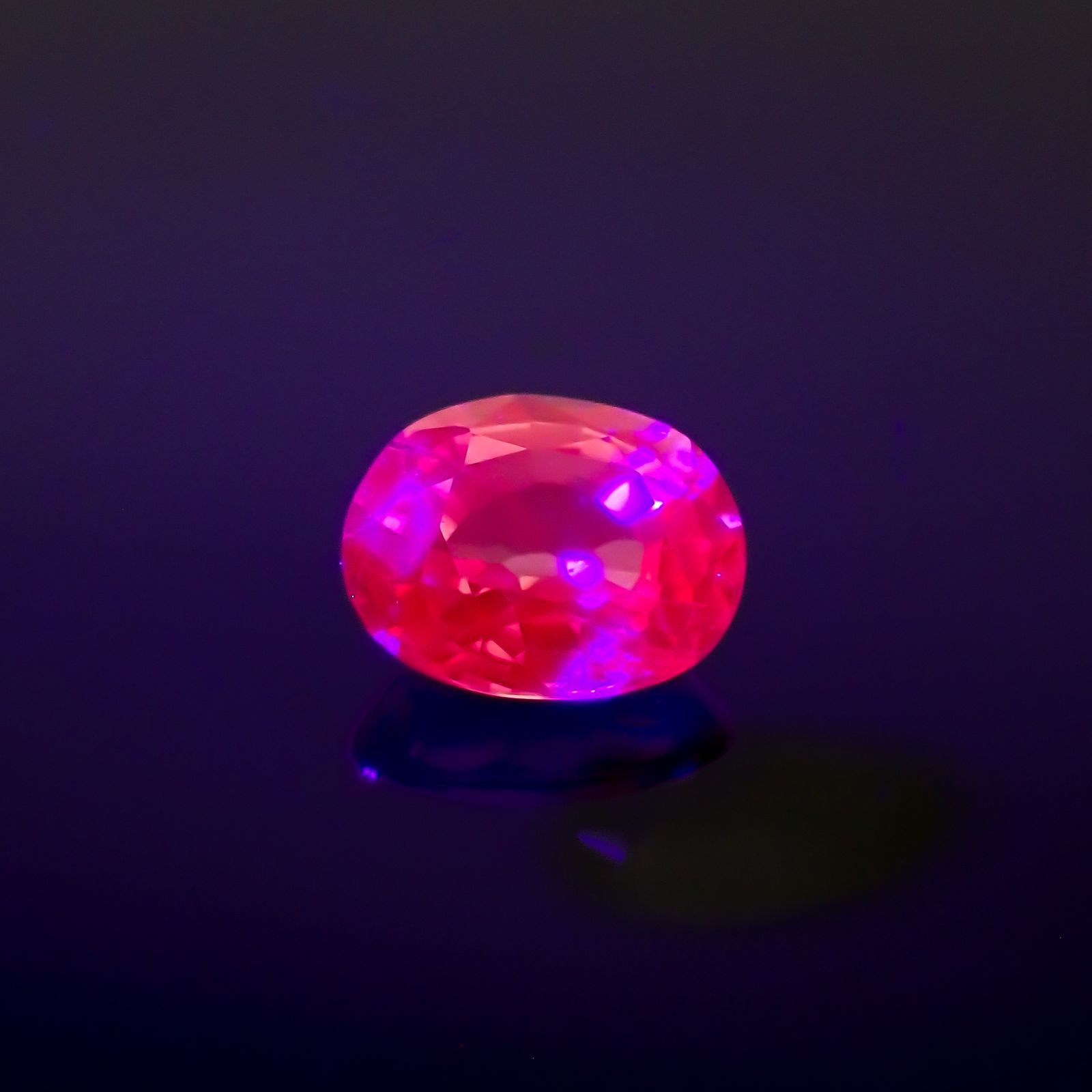 パパラチャサファイア(宝石名サファイア/別名パパラチャ・サファイア)スリランカ産 0.404ct ソ付[230421633]4.86x3.94mm前後