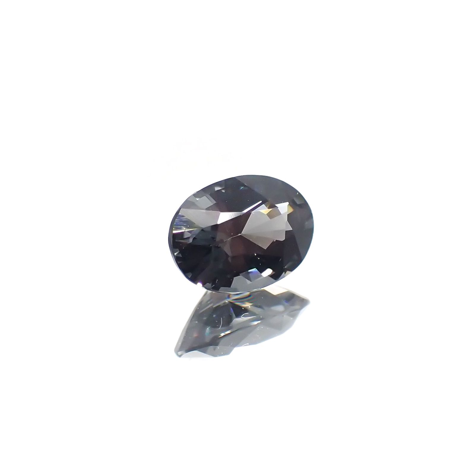 プラチナスピネル(宝石名スピネル) ビルマ産 0.838ct ソ付(彩珠)[250812840]6.7×4.9mm前後