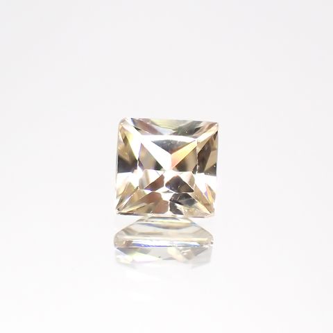 ◇プリンセスカット◇シャンパンカラージルコン(宝石名ジルコン)スリランカ/カンボジア産 0.49ct 識別済[230722983]4.1x4mm前後
