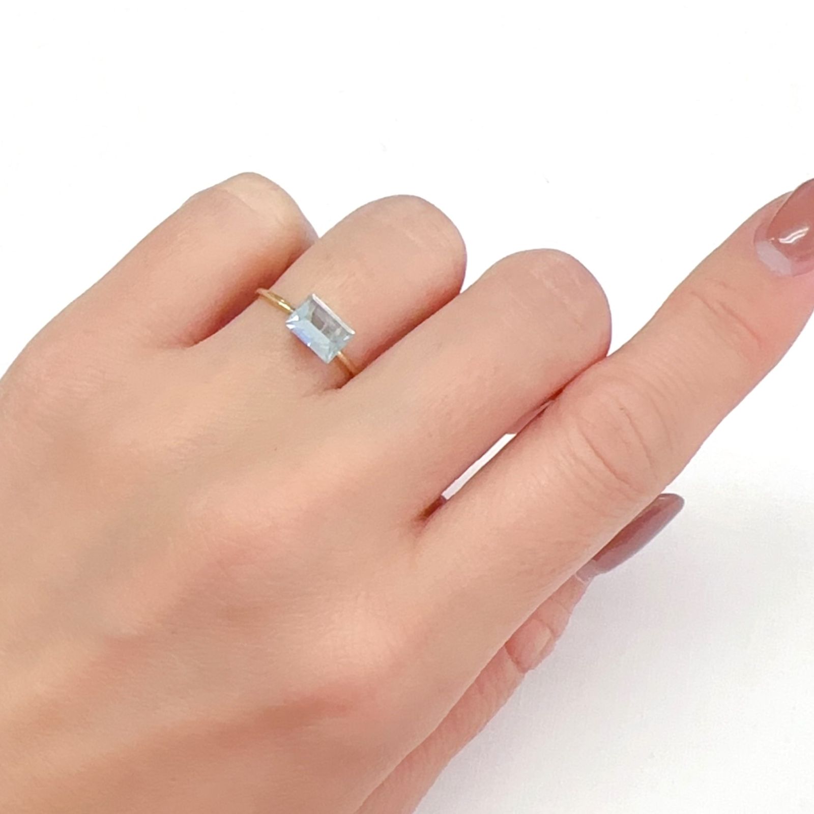 ◇ミラーカット◇アクアマリン モザンビーク産 0.87ct[240226101]7.1x5mm前後