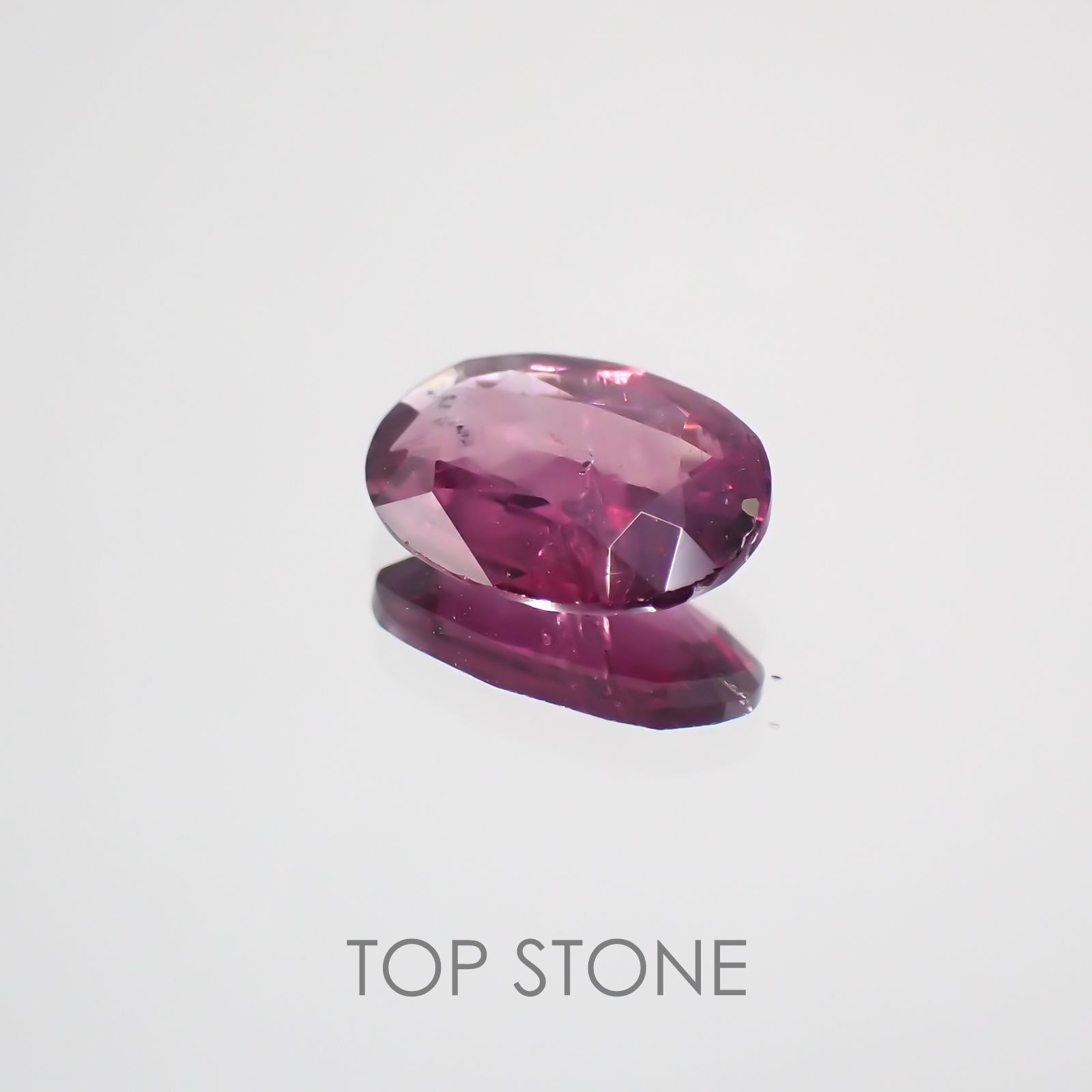 パープルサファイア(宝石名パープル・サファイア) カシミール産 0.895ct ソ付(彩珠)[210310238]7.8×5.6mm前後