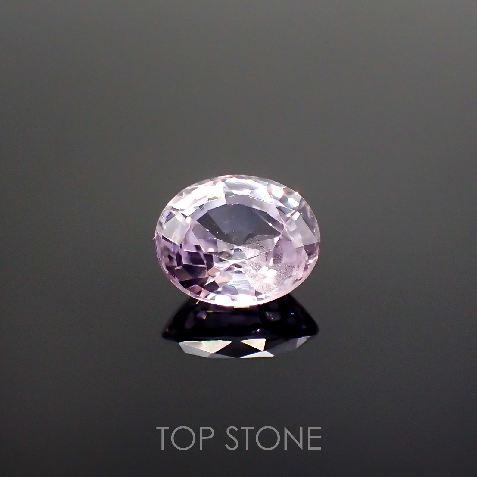 ラベンダーサファイア(宝石名サファイア) マダガスカル/スリランカ産 0.94ct 識別済[210812503]6.2×5.4mm前後