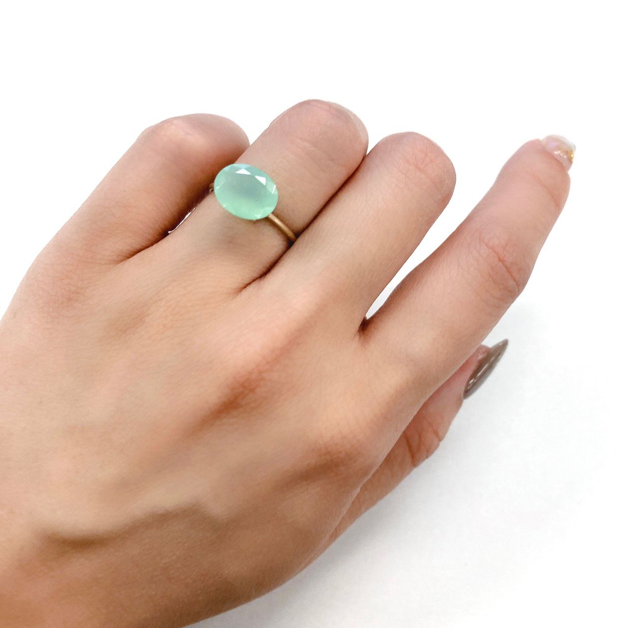 グリーンオパール(宝石名コモンオパール) 南アフリカ産 2.29ct 識別済[210510754]10.1×8.2mm前後