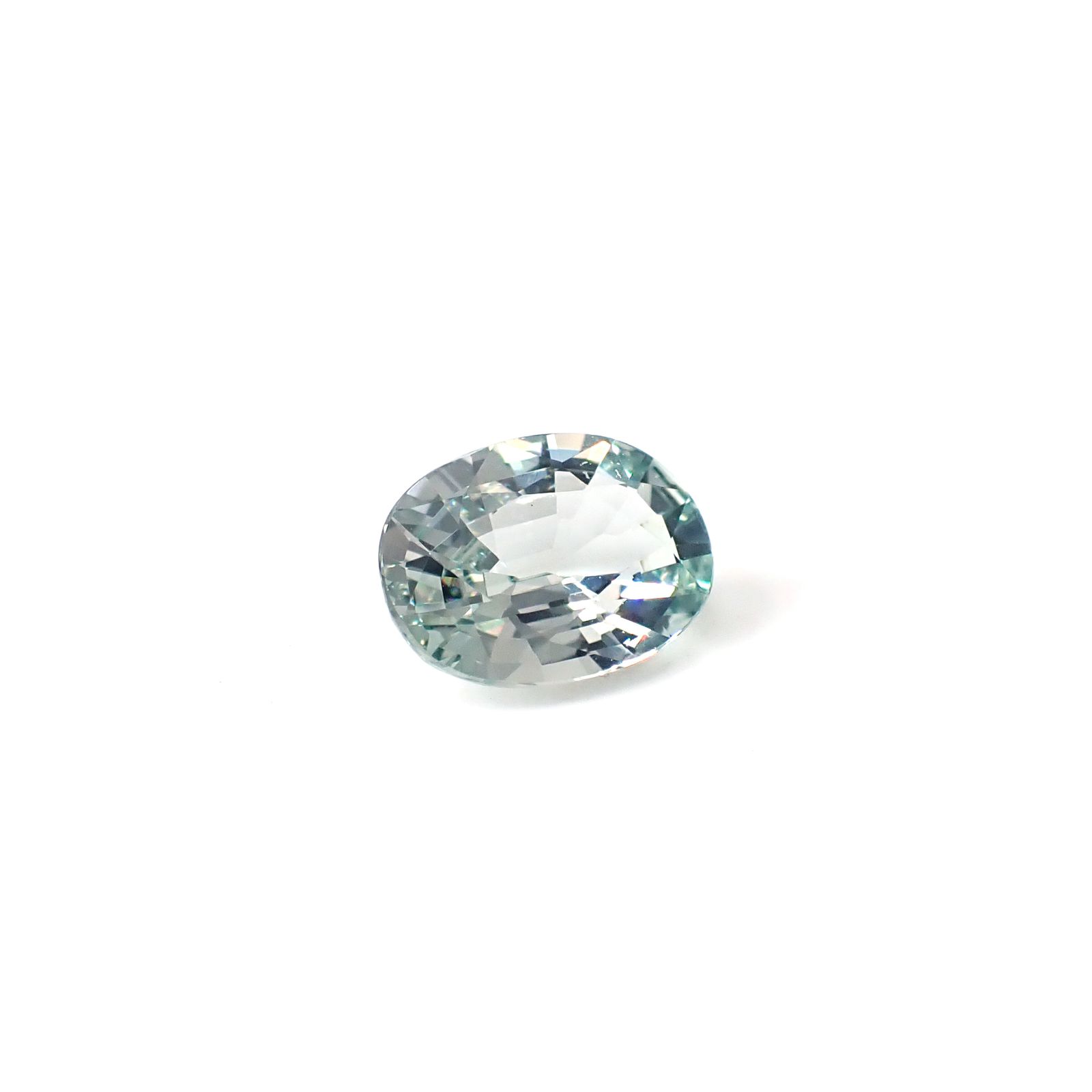 アイスブルーグリーンサファイア 非加熱(宝石名サファイア)スリランカ/マダガスカル産 1.91ct GIT鑑付[250830960]8.93x6.82mm前後