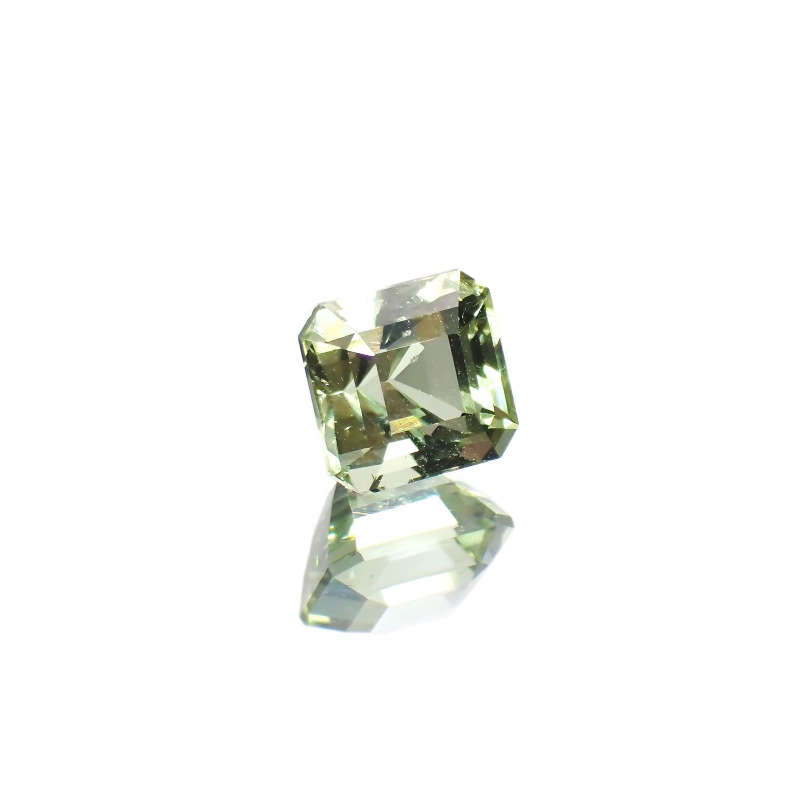 ミントトルマリン(宝石名グリーン・トルマリン) ルワンダ産 1.379ct ソ付(彩珠)[211013635]6.2×5.8mm前後