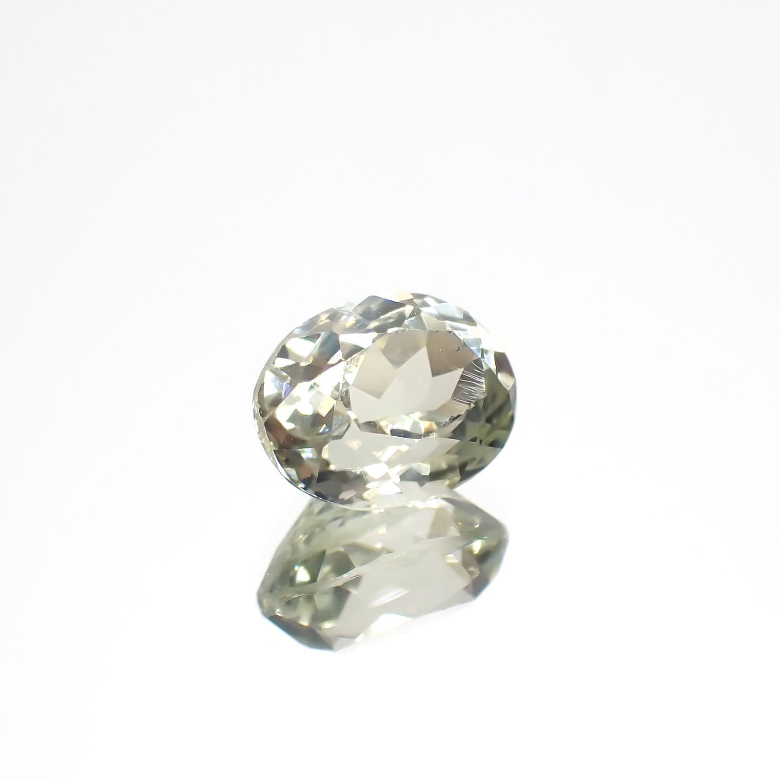 シリマナイト(宝石名シリマナイト)インド産 1.84ct 識別済[221018462]8.1x6.2mm前後