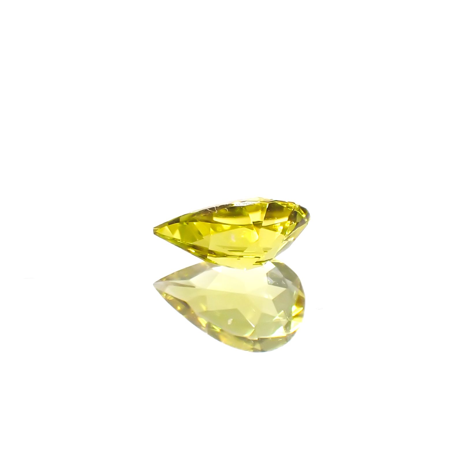 カナリートルマリン ザンビア・カナリー鉱山産 0.70ct[240527561]7.8x4.9mm前後