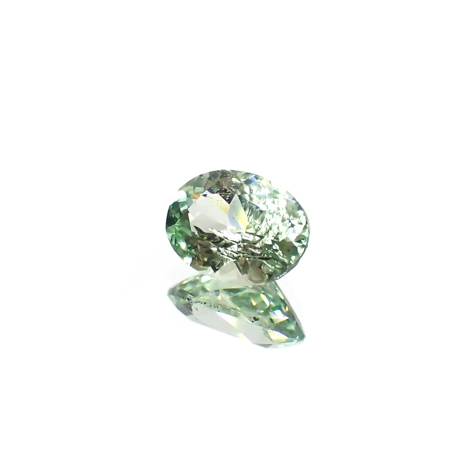 バナジウムコーネルピン(宝石名コーネルピン)タンザニア・タンガ州産 識別済 0.63ct / 6.4x4.7mm前後 [220716760]