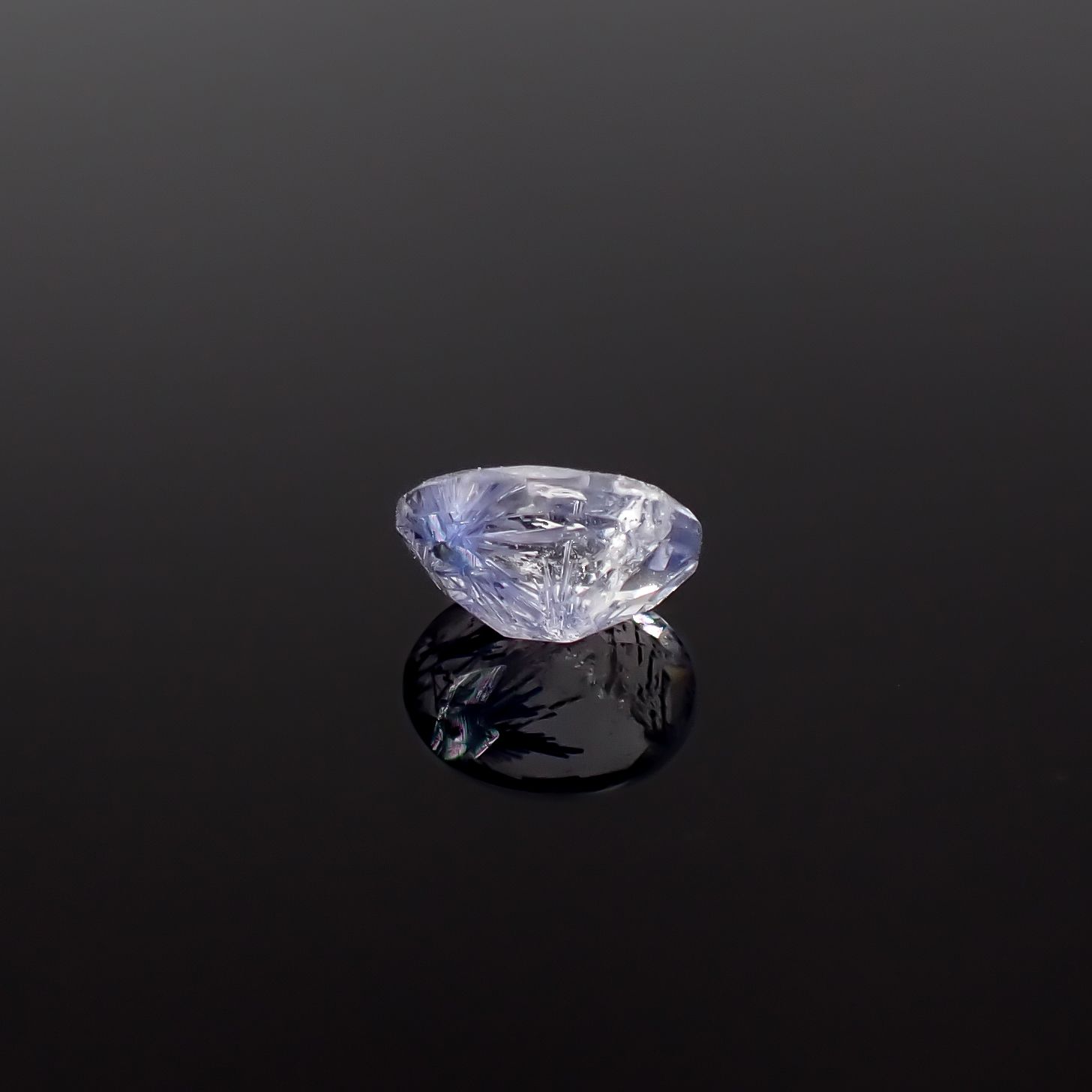 デュモルチェライトインクォーツ ブラジル産 0.71ct / 6.7x4.9mm前後 [260331850]