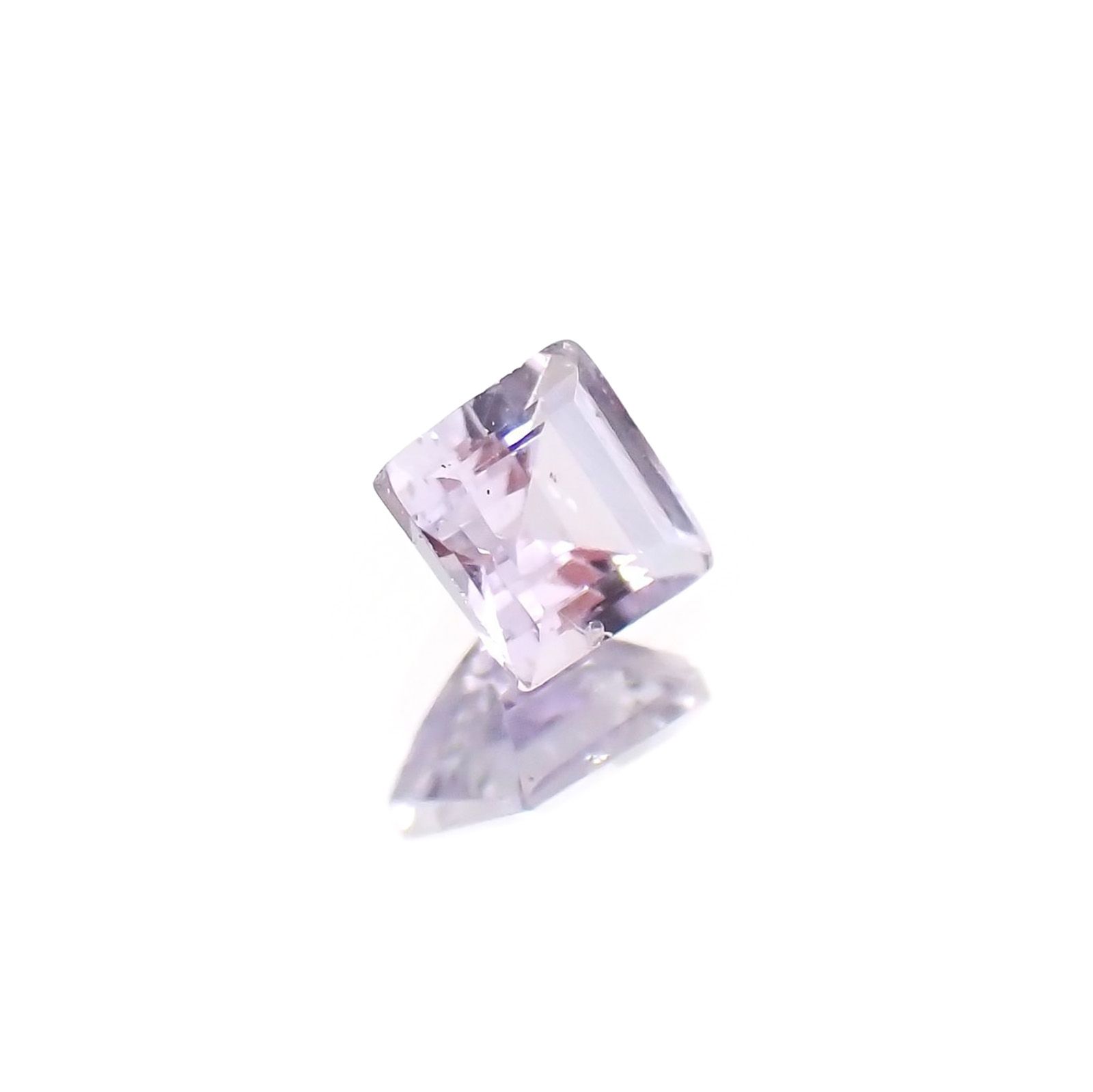 ラベンダーゾイサイト(宝石名ゾイサイト)タンザニア産 識別済 0.18ct / 3.2x3mm前後 [230622415]