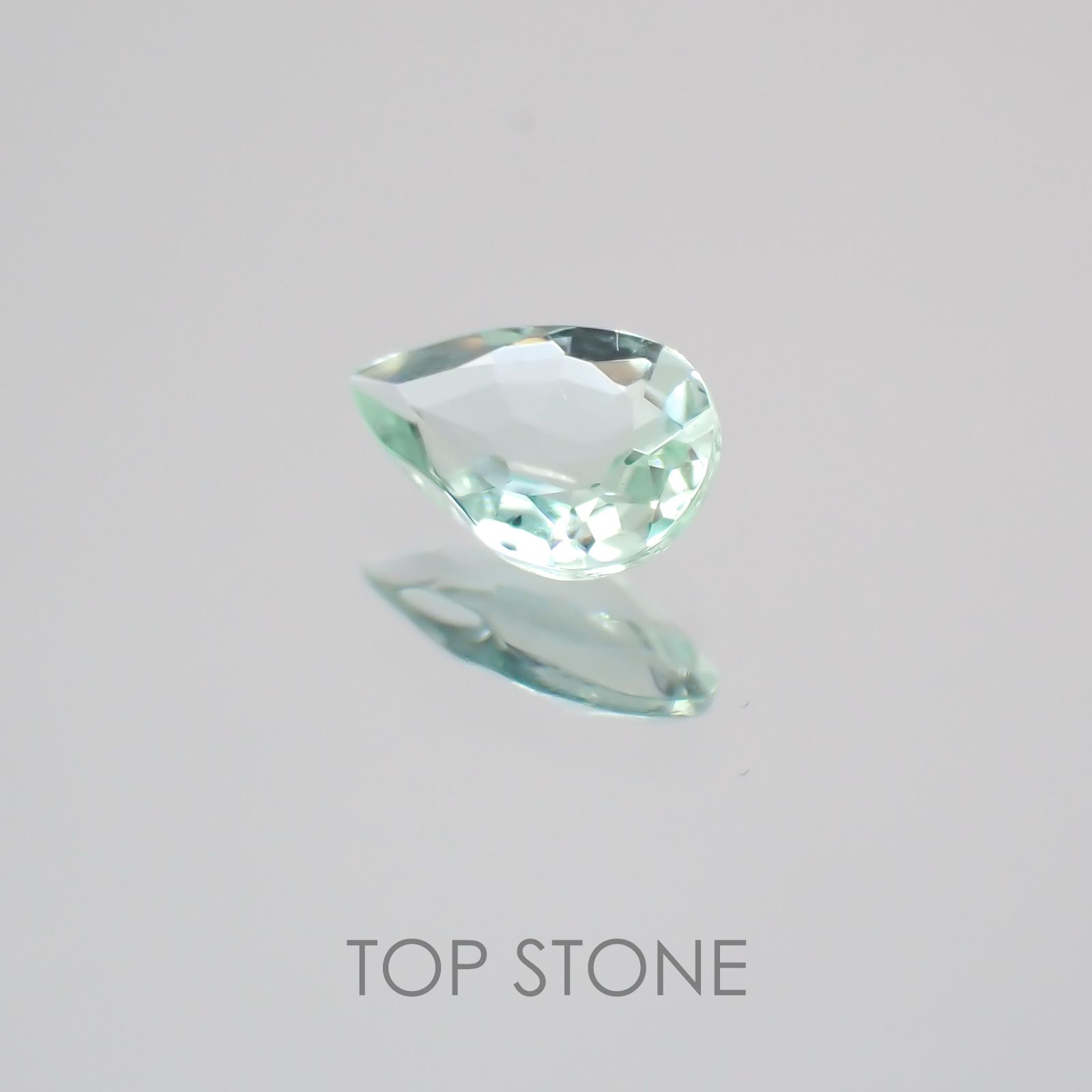 ミントベリル(宝石名グリーン・ベリル) ブラジル産 0.16ct 識別済[21059710]5.2×3.4mm前後