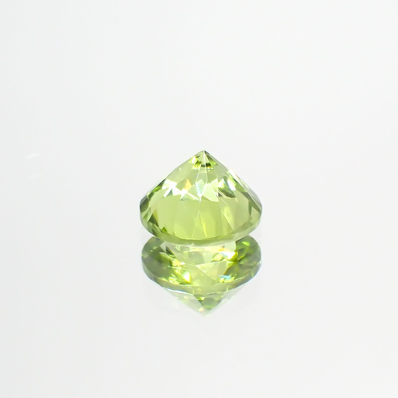 ペリドット(宝石名ペリドット) パキスタン産 1.13ct 識別済[210813074]6.4×6.4mm前後