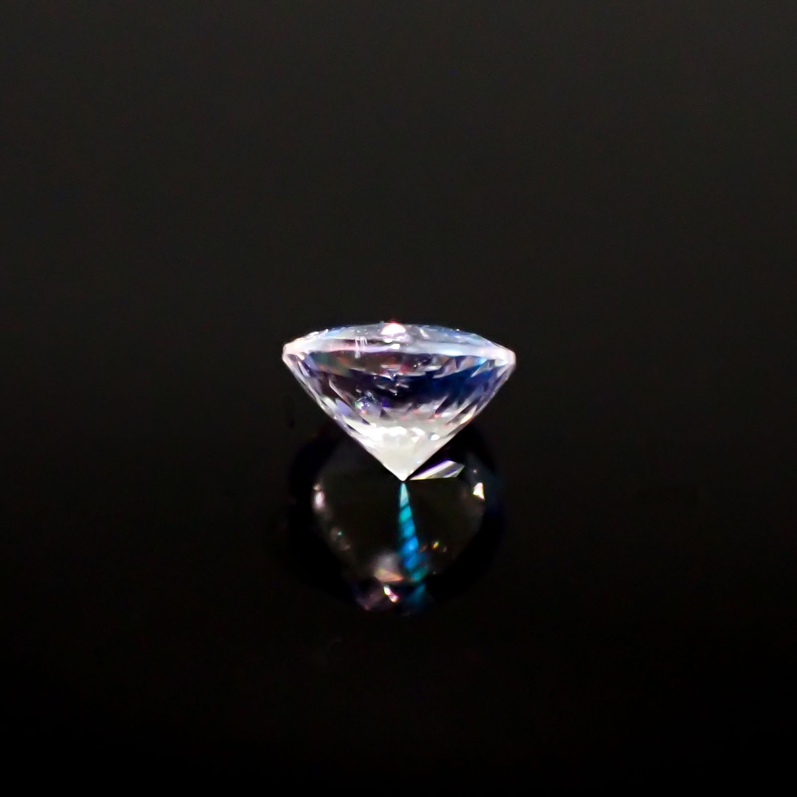 レインボームーンストーン ザンビア産 0.20ct[240828619]4x4mm前後