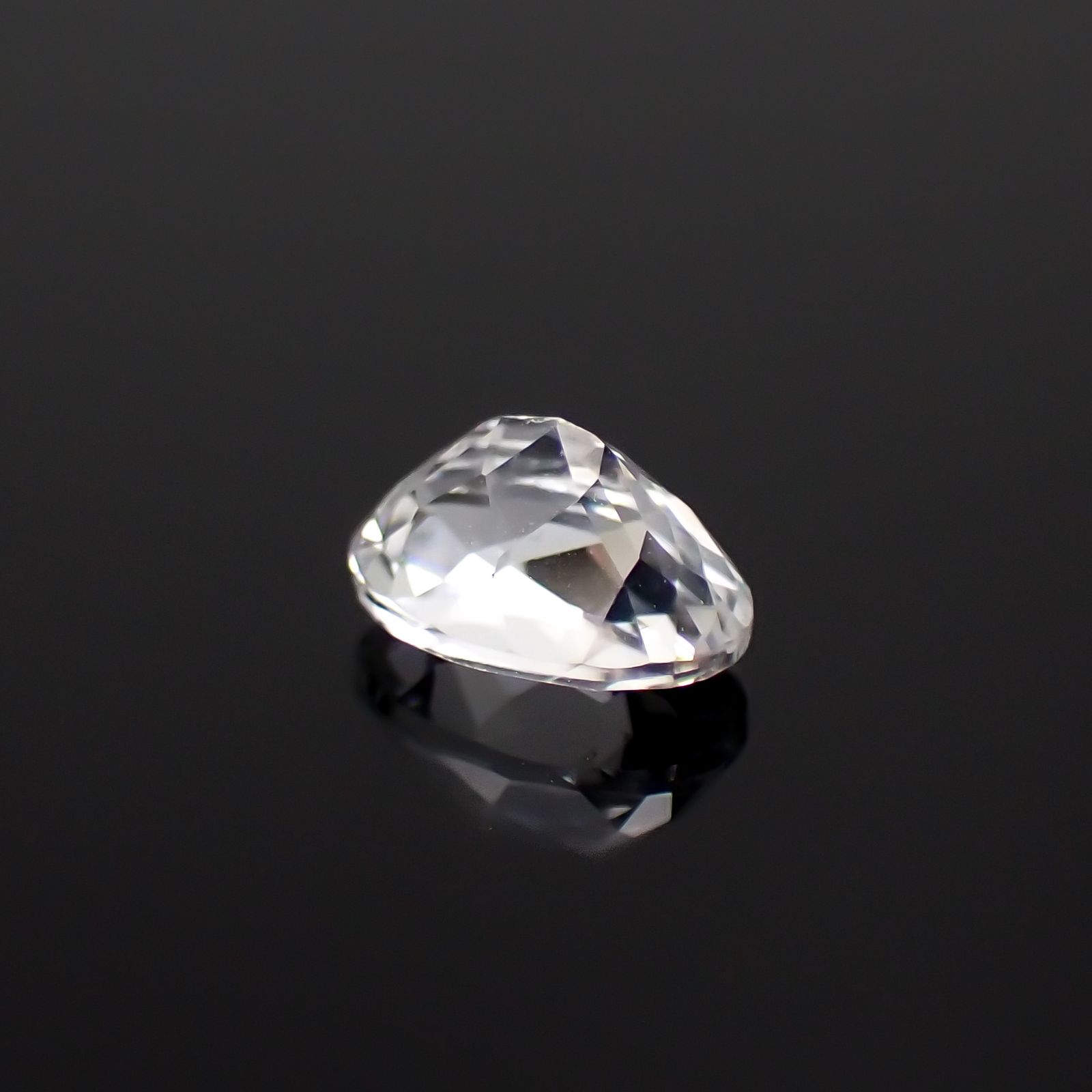 フェナカイト(宝石名フェナカイト)ブラジル産 0.70ct 識別済[230923400]6.5x4.4mm前後