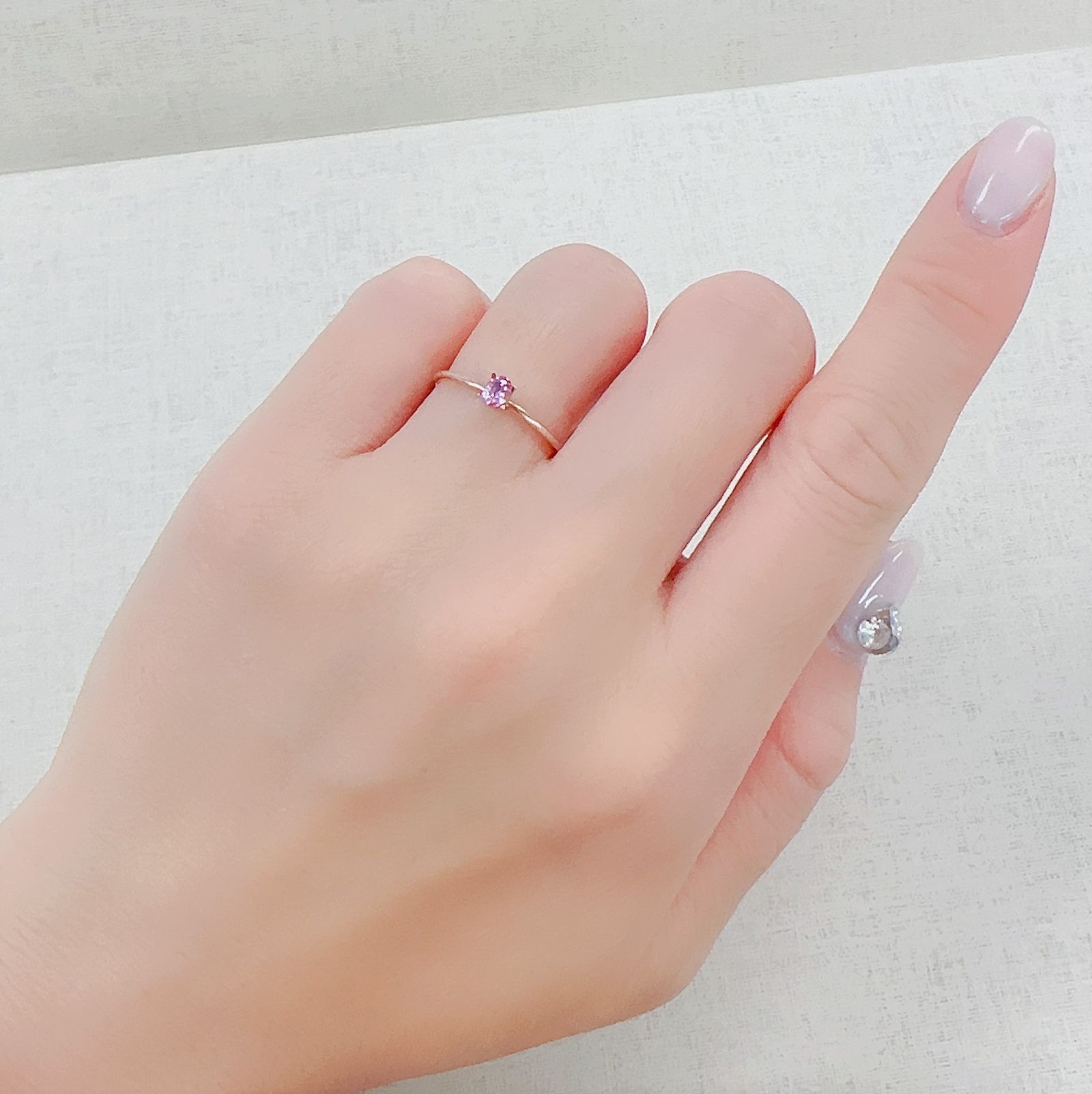 ネオンピンクサファイア スリランカ産 0.18ct[230421524]3.5x2.7mm前後