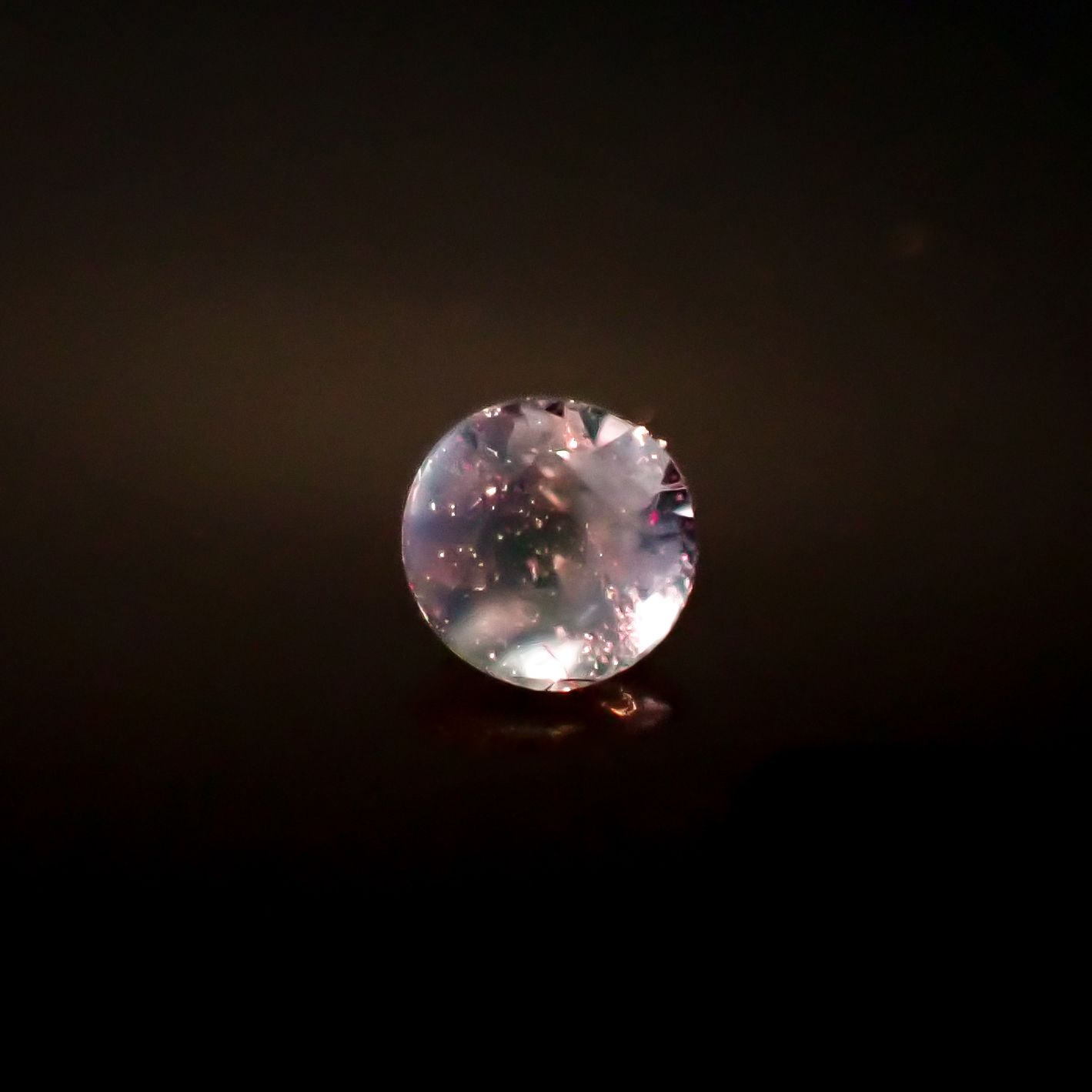 シルキーアレキサンドライト ブラジル・ミナスジェライス州ヘマチタ鉱山産 0.076ct[240929059]2.5x2.5mm前後