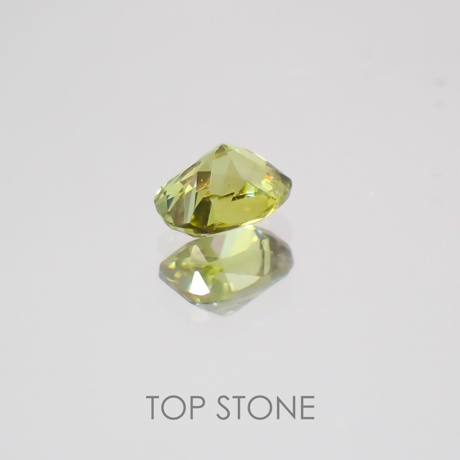 デマントイドガーネット(宝石名デマントイド・ガーネット) ナミビア産 0.25ct 識別済[21029898]4.1×3.1mm前後