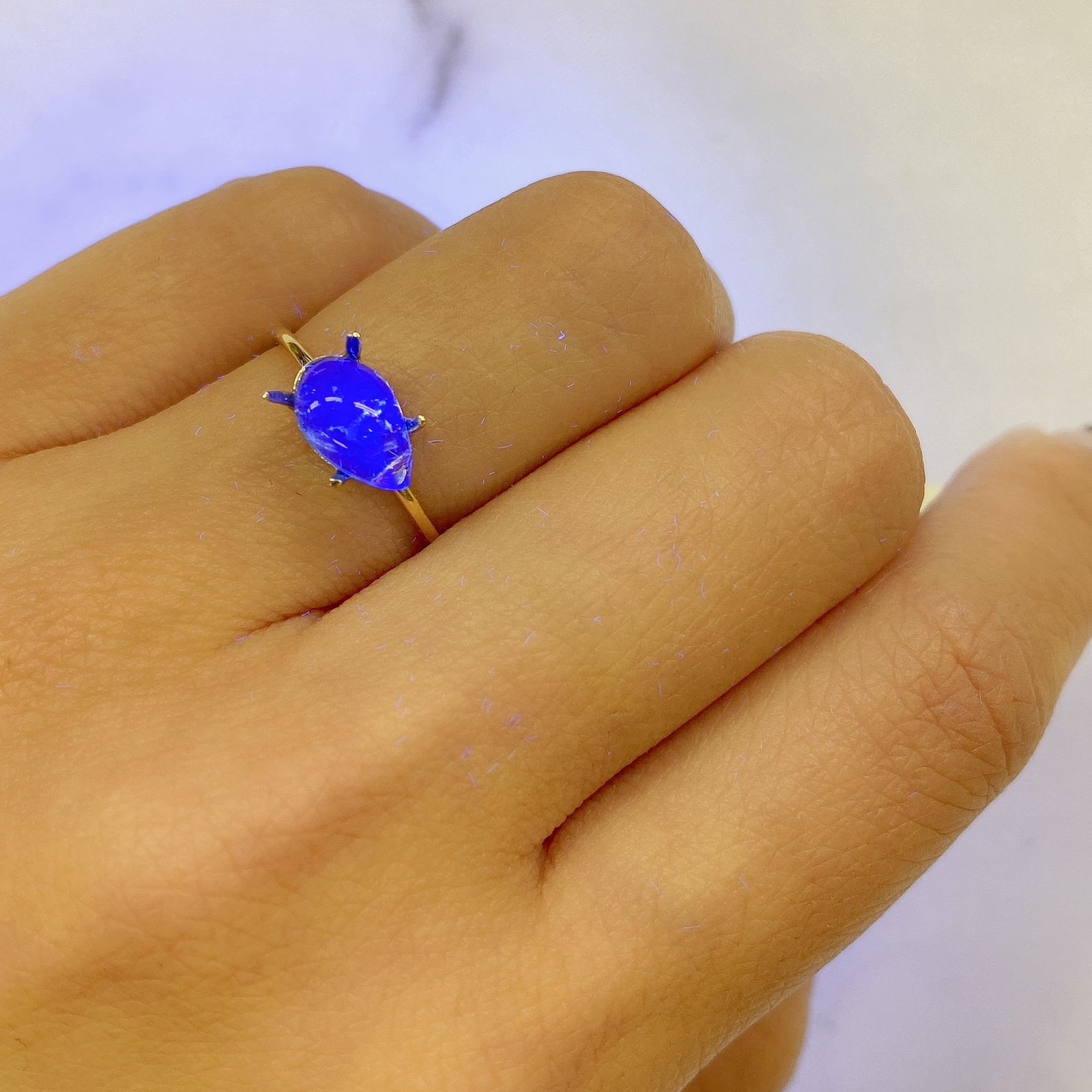 フローライト フルオレッセンス(宝石名フルオライト)イギリス・ロジャリー鉱山産 1.29ct 識別済[211113770]8.6x5.6mm前後