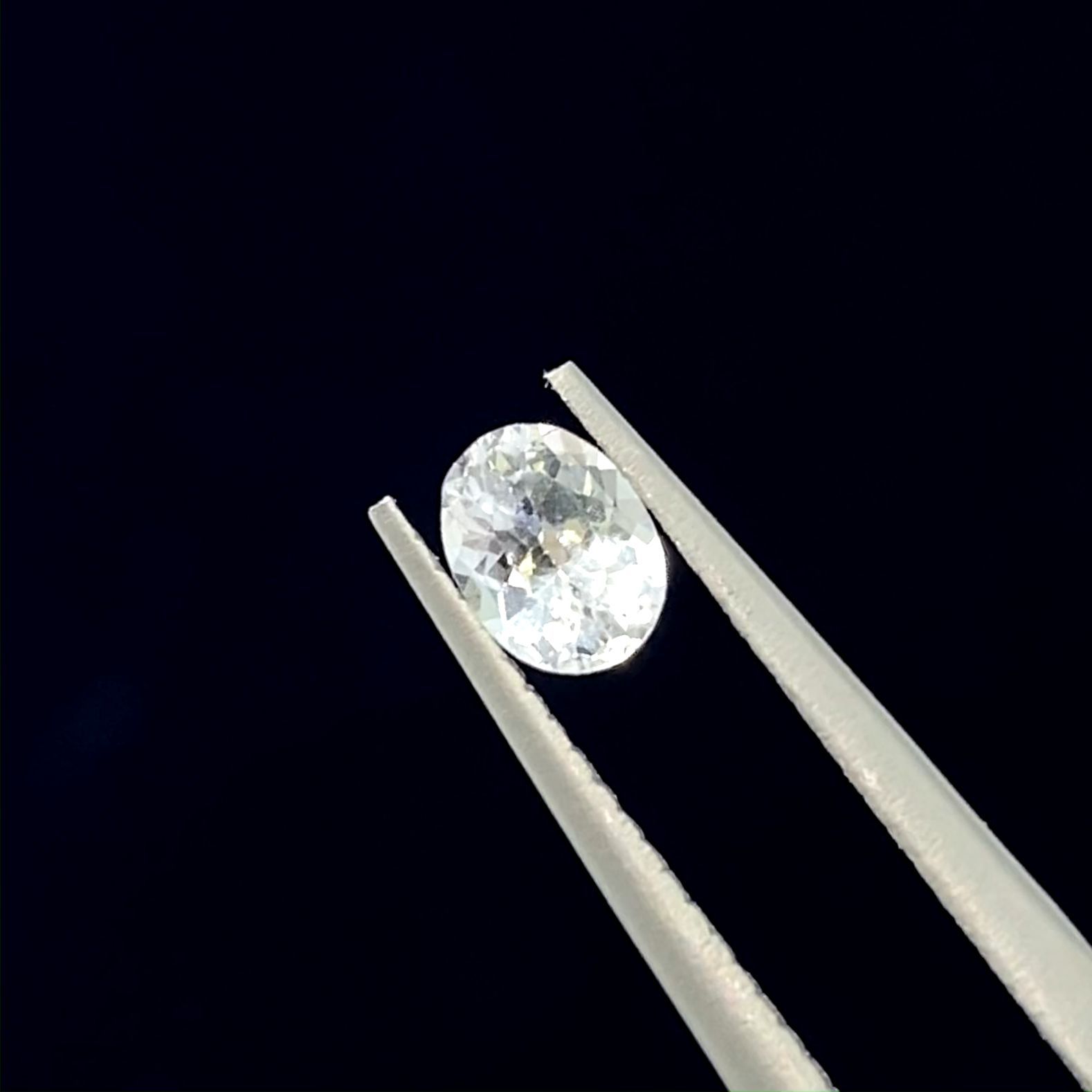 フェナカイト(宝石名フェナカイト)マダガスカル産 0.37ct 識別済