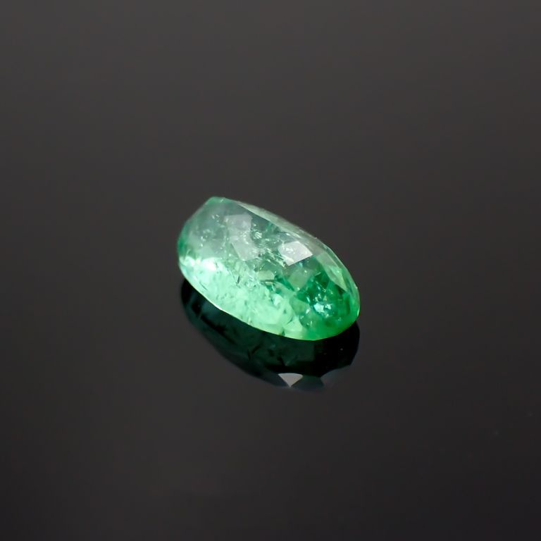 パライバトルマリン(宝石名トルマリン/別名パライバ・トルマリン)ブラジル産 0.675ct ソ付(宝貴協)[221018784]6.9x4mm前後